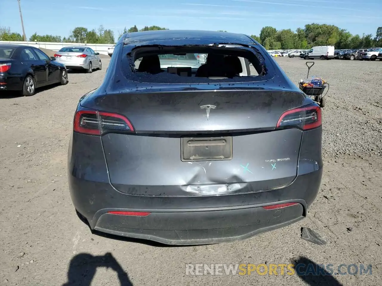 6 Photograph of a damaged car 7SAYGDEE4PF963699 TESLA MODEL Y 2023