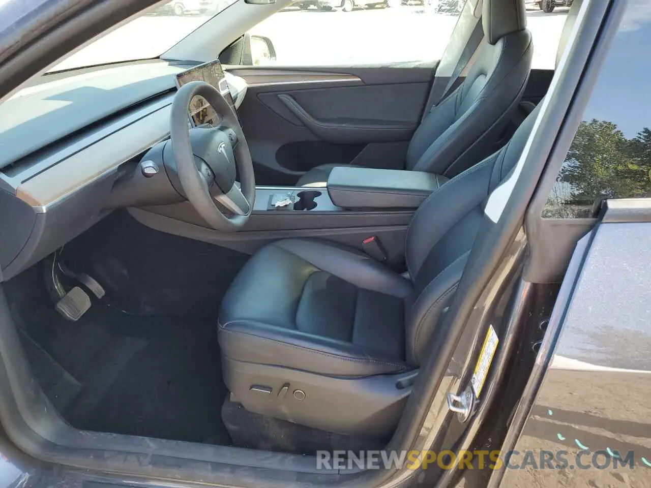 7 Photograph of a damaged car 7SAYGDEE4PF963699 TESLA MODEL Y 2023