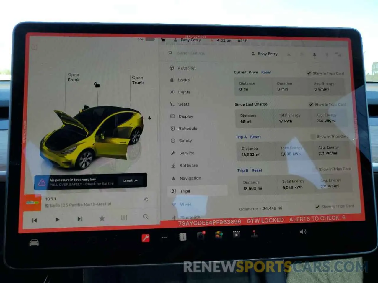 9 Photograph of a damaged car 7SAYGDEE4PF963699 TESLA MODEL Y 2023