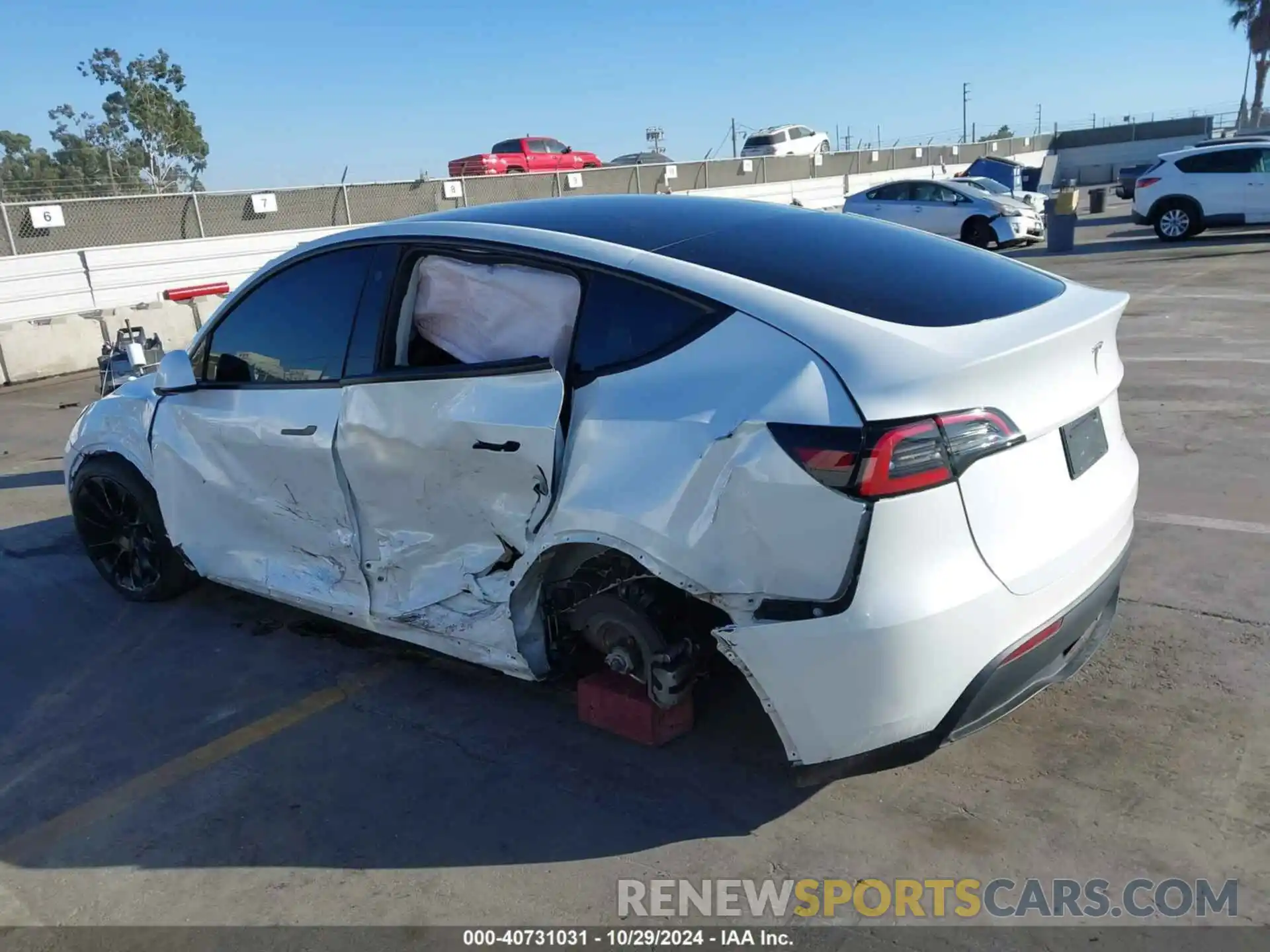 13 Photograph of a damaged car 7SAYGDEE5PA059485 TESLA MODEL Y 2023