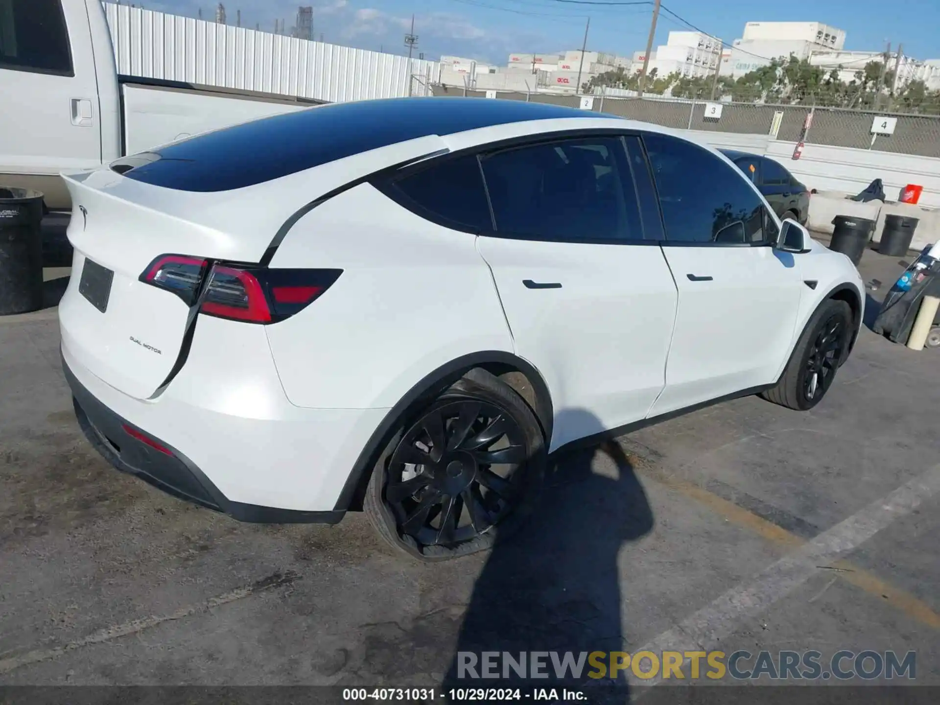 4 Photograph of a damaged car 7SAYGDEE5PA059485 TESLA MODEL Y 2023