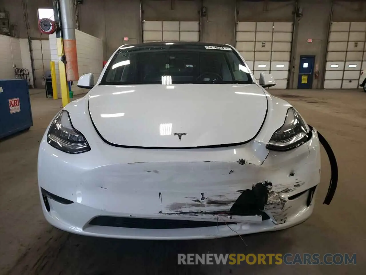 5 Photograph of a damaged car 7SAYGDEE5PA067389 TESLA MODEL Y 2023