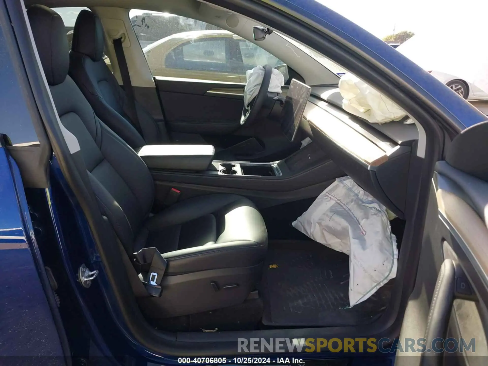 5 Photograph of a damaged car 7SAYGDEE5PA080952 TESLA MODEL Y 2023