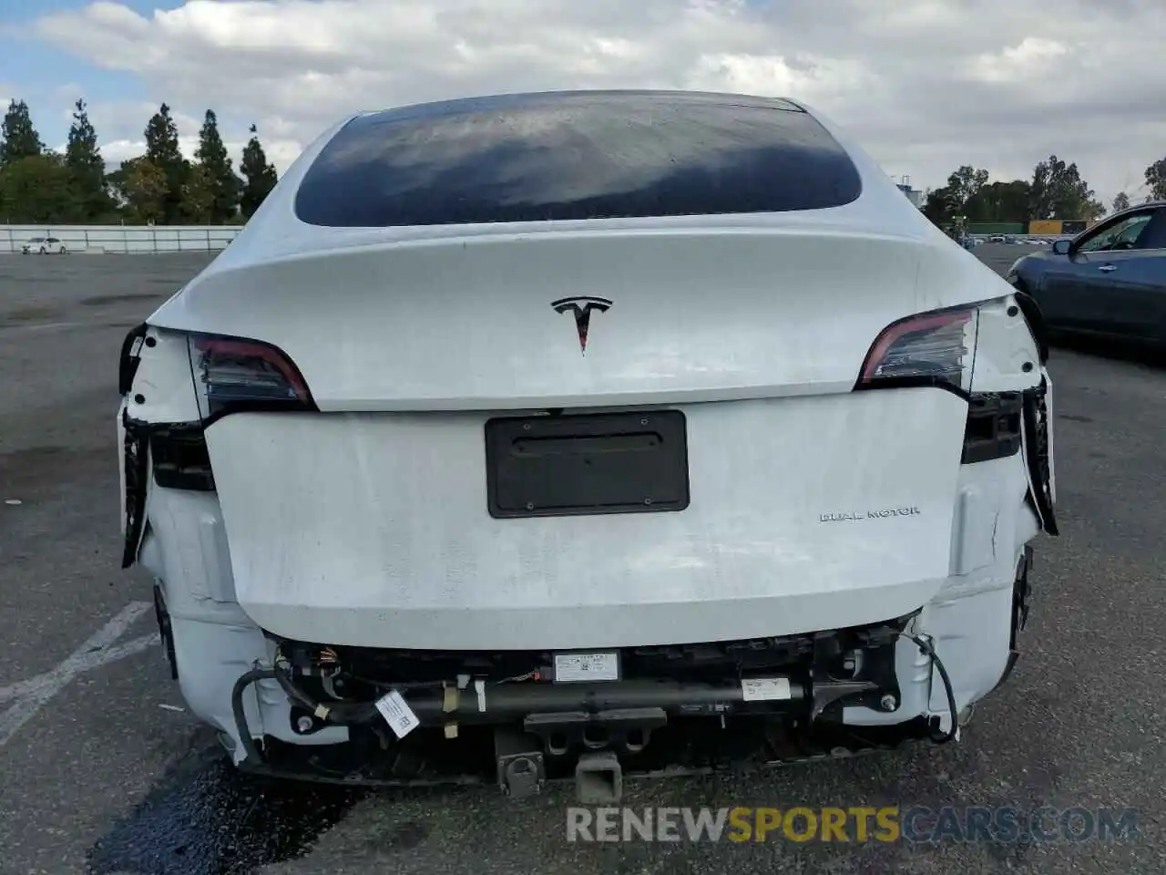 6 Photograph of a damaged car 7SAYGDEE5PA081955 TESLA MODEL Y 2023