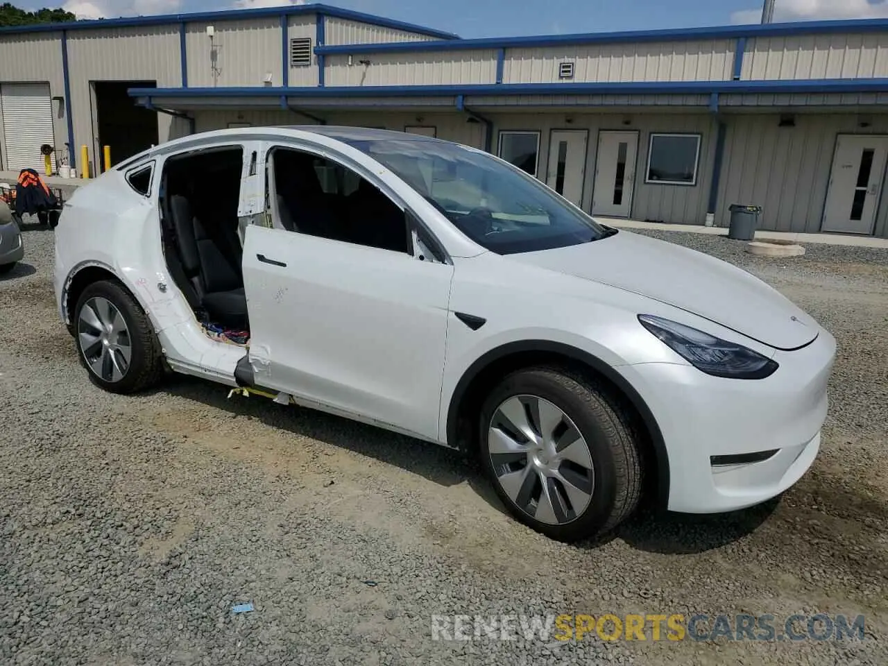 4 Photograph of a damaged car 7SAYGDEE5PA100522 TESLA MODEL Y 2023