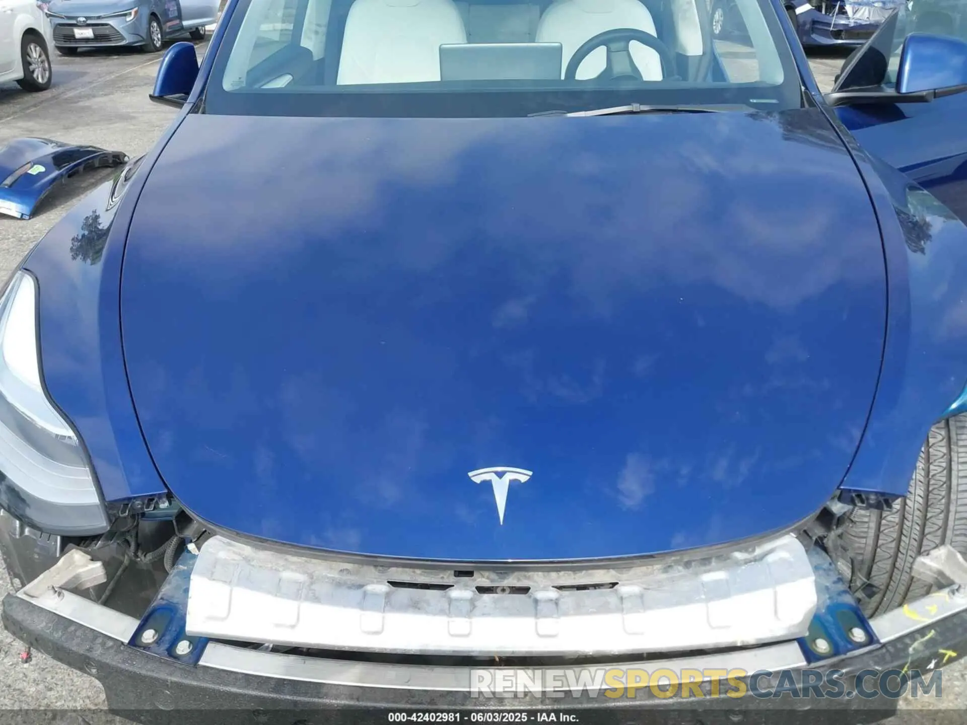 10 Photograph of a damaged car 7SAYGDEE5PA102285 TESLA MODEL Y 2023