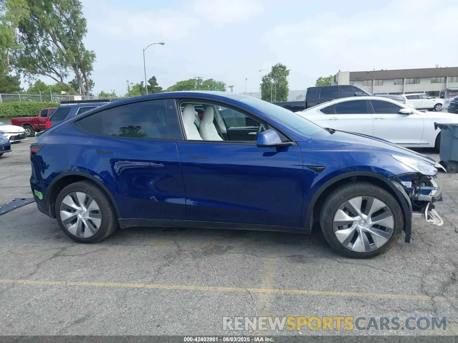 14 Photograph of a damaged car 7SAYGDEE5PA102285 TESLA MODEL Y 2023