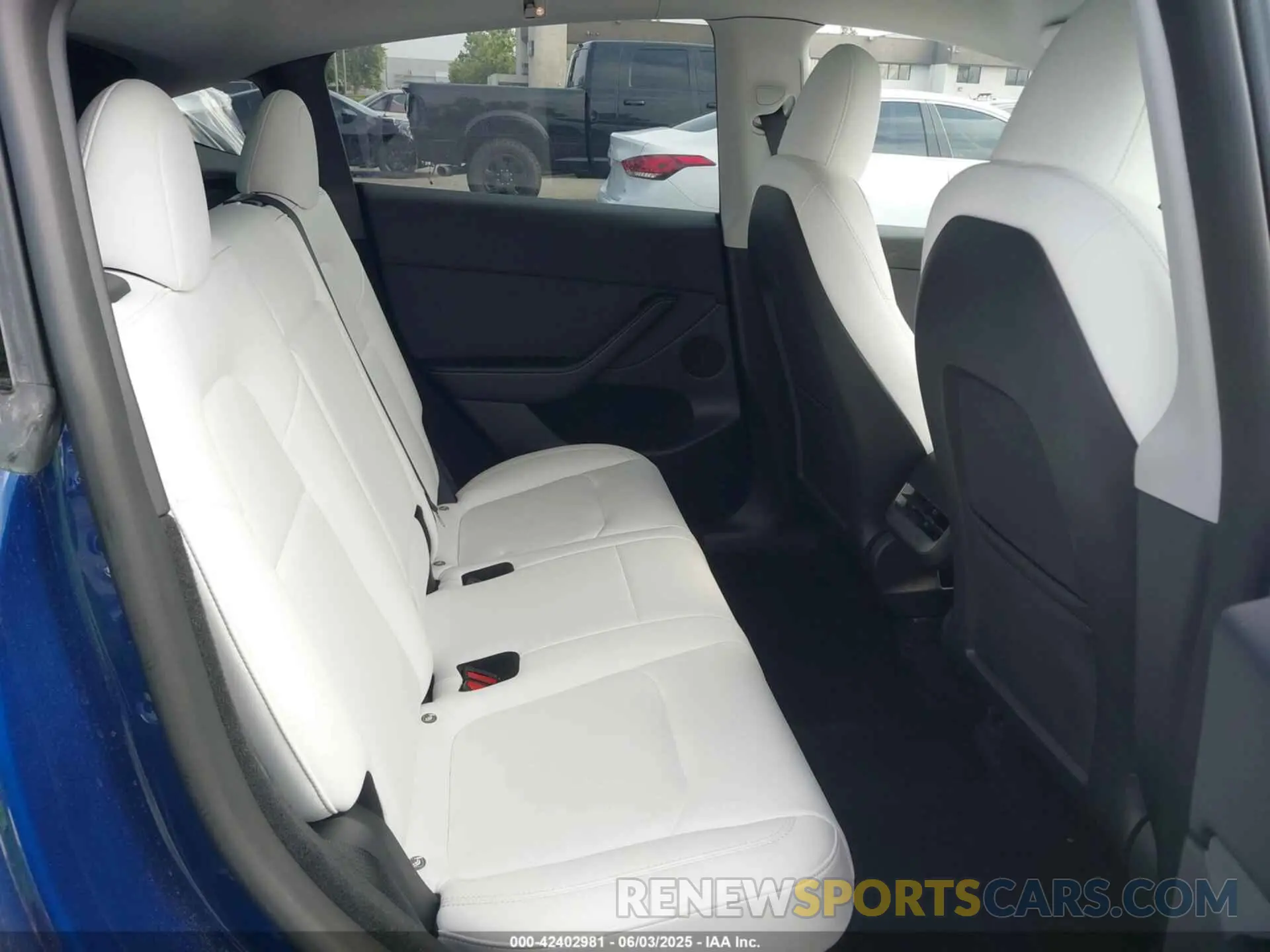 8 Photograph of a damaged car 7SAYGDEE5PA102285 TESLA MODEL Y 2023