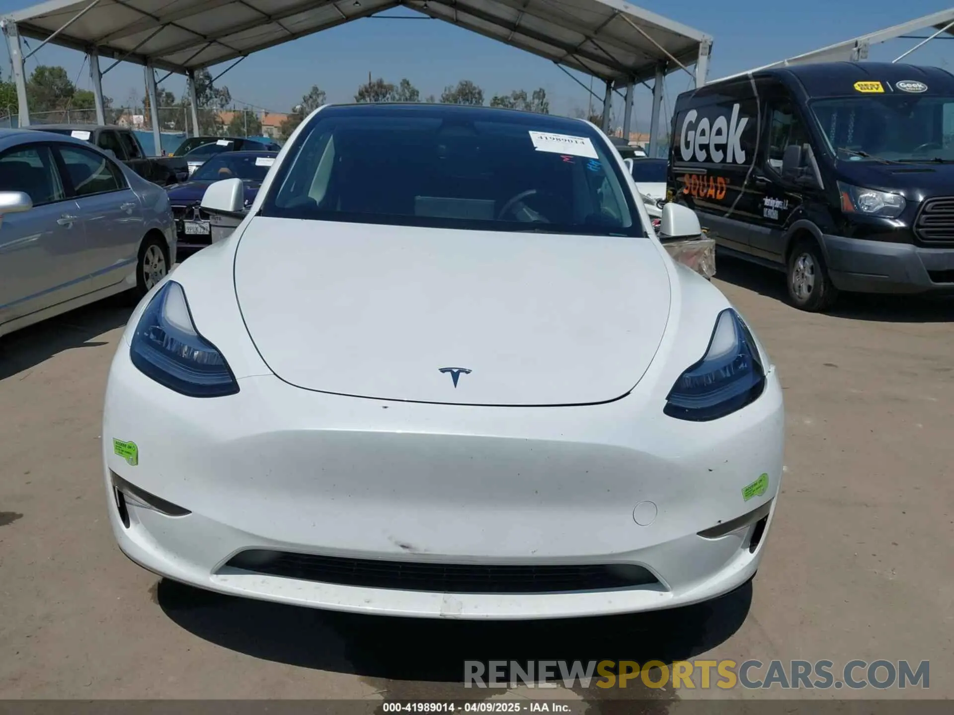 12 Photograph of a damaged car 7SAYGDEE5PA104635 TESLA MODEL Y 2023