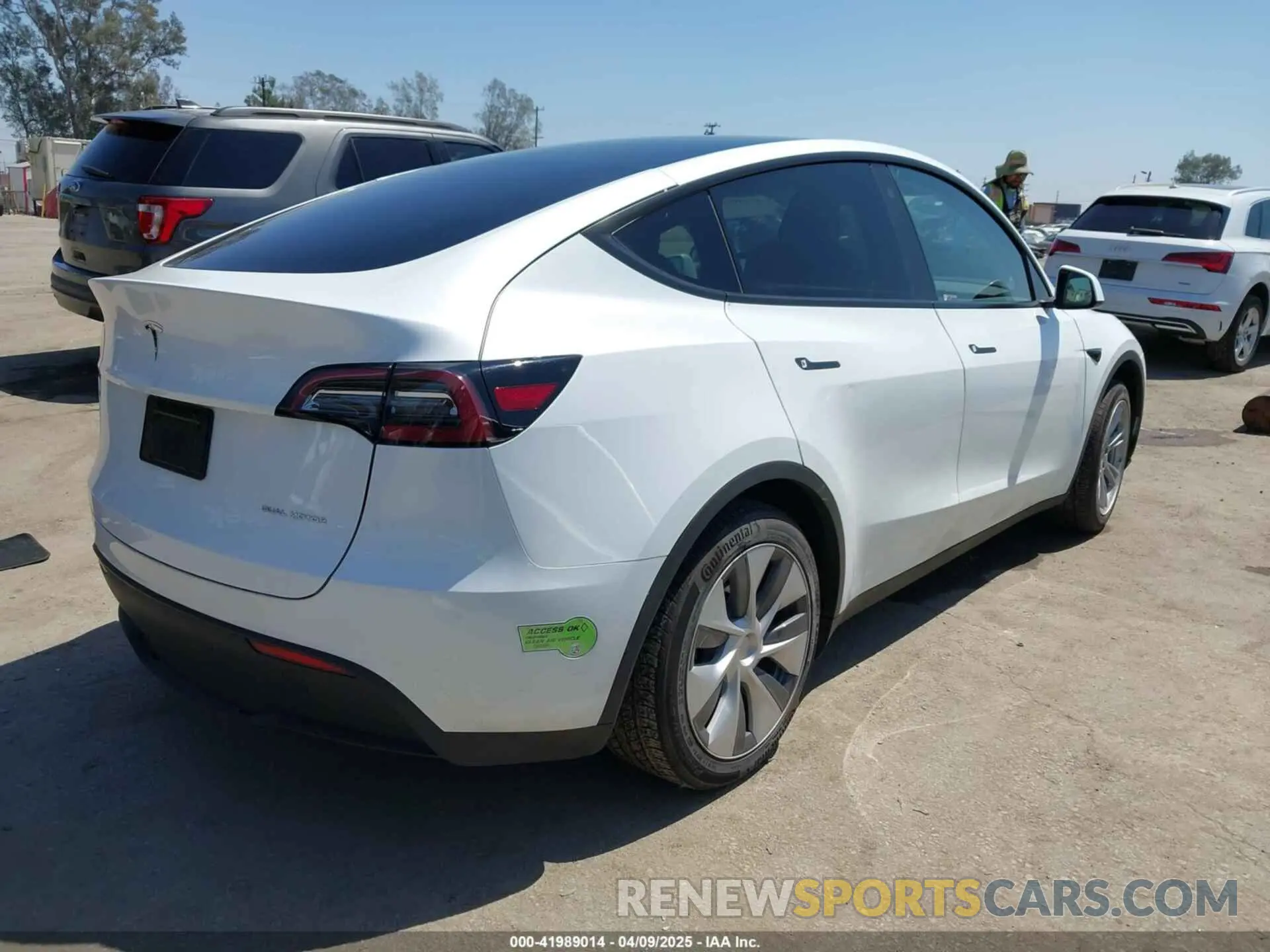 4 Photograph of a damaged car 7SAYGDEE5PA104635 TESLA MODEL Y 2023