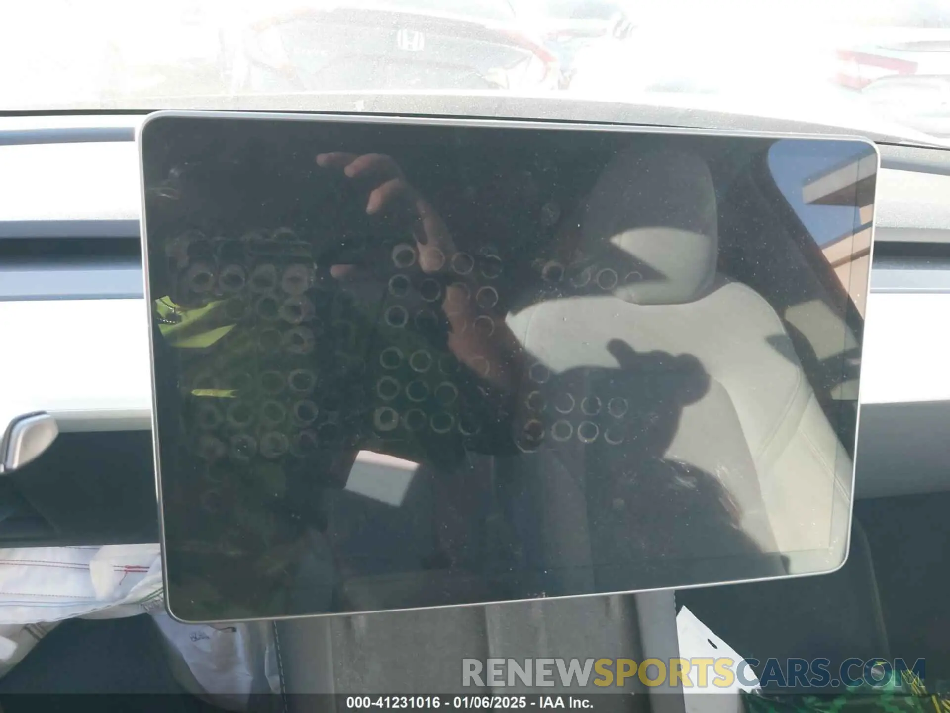 15 Photograph of a damaged car 7SAYGDEE5PA105834 TESLA MODEL Y 2023