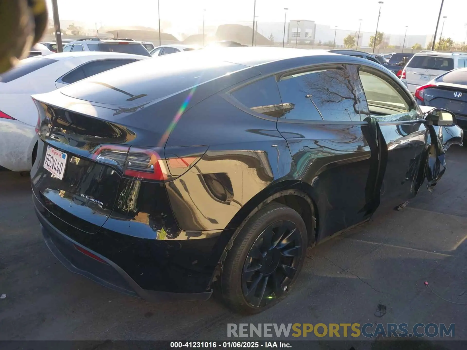 4 Photograph of a damaged car 7SAYGDEE5PA105834 TESLA MODEL Y 2023