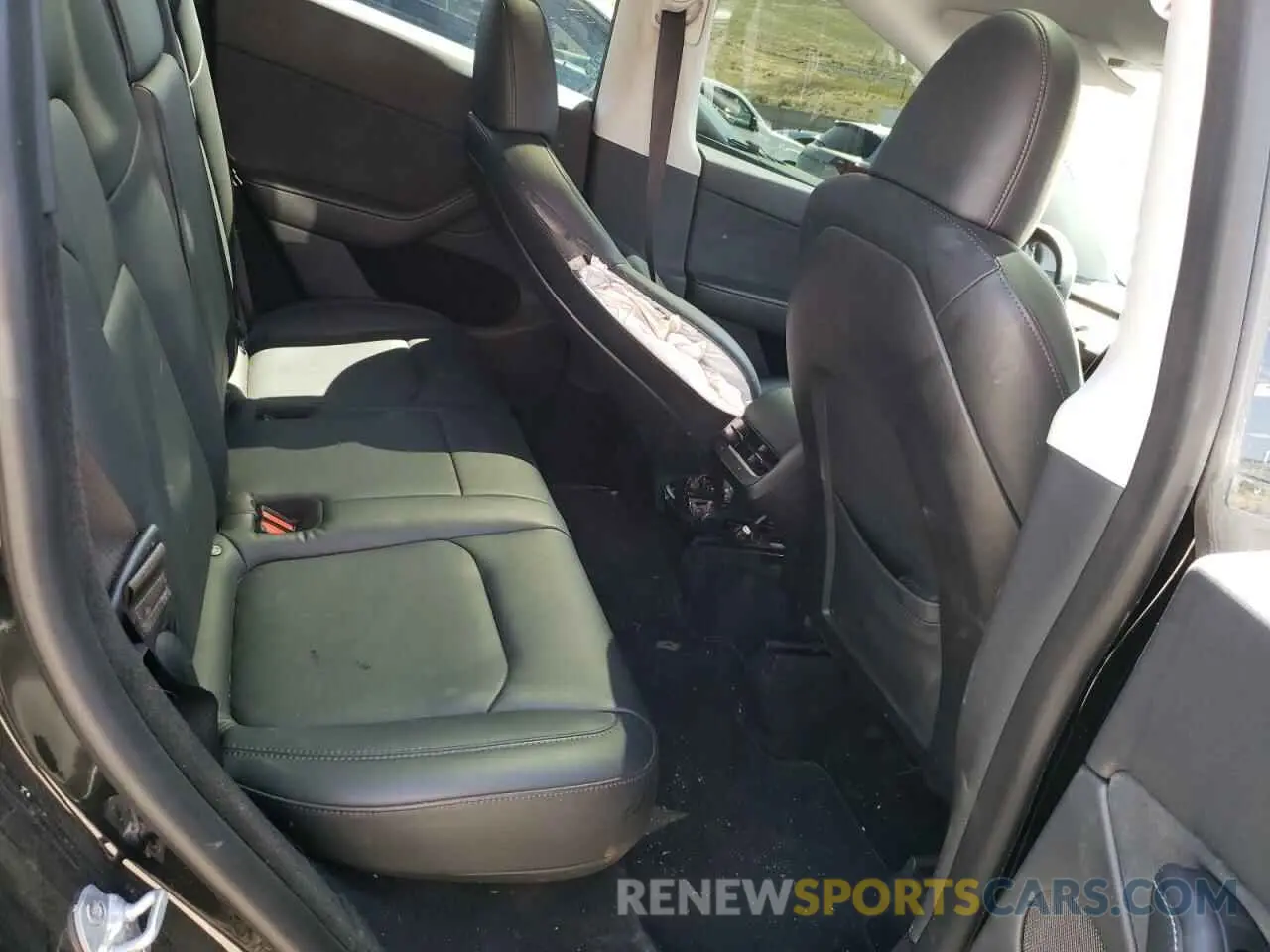 10 Photograph of a damaged car 7SAYGDEE5PA107275 TESLA MODEL Y 2023