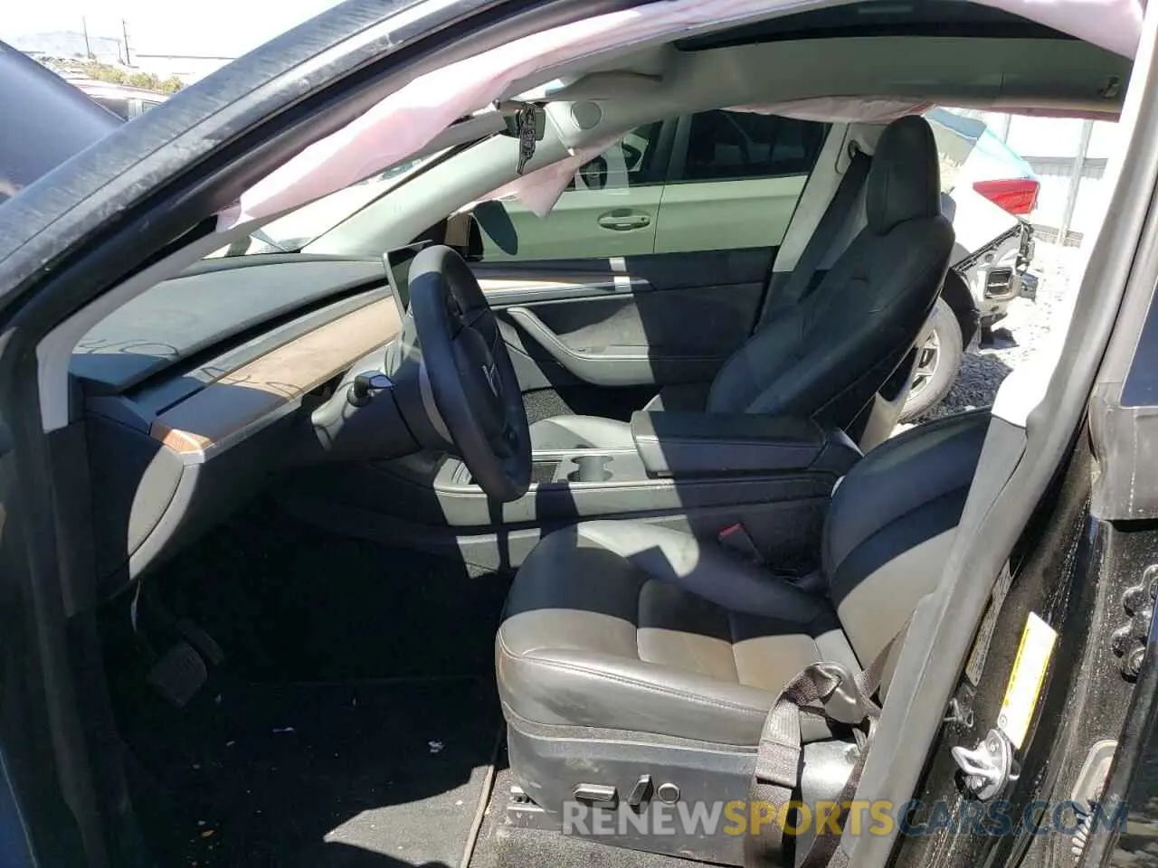 7 Photograph of a damaged car 7SAYGDEE5PA107275 TESLA MODEL Y 2023