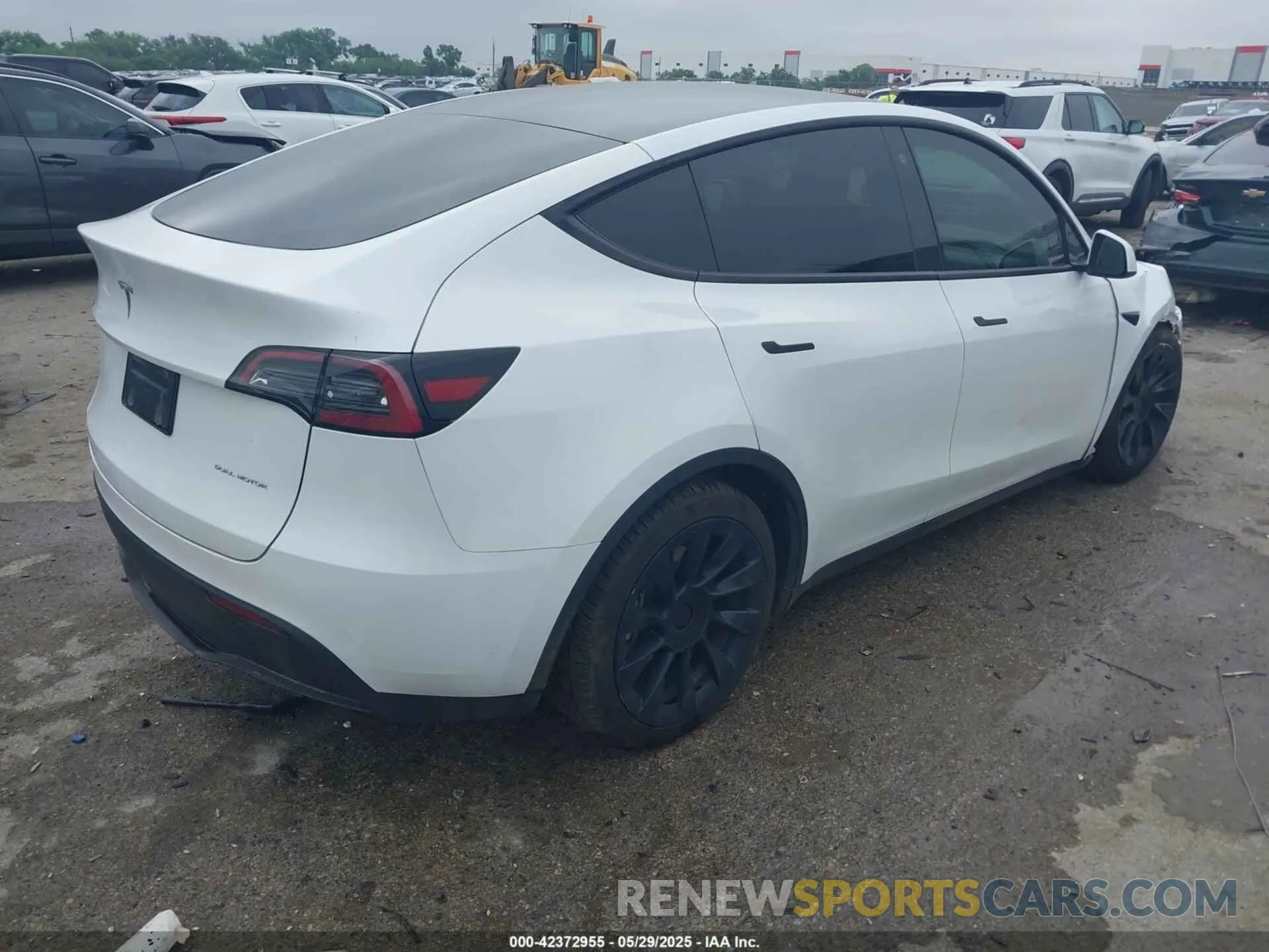 4 Photograph of a damaged car 7SAYGDEE5PA109334 TESLA MODEL Y 2023