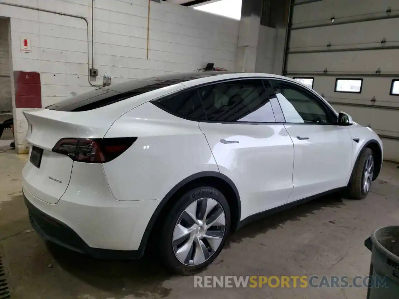 3 Photograph of a damaged car 7SAYGDEE5PA112976 TESLA MODEL Y 2023