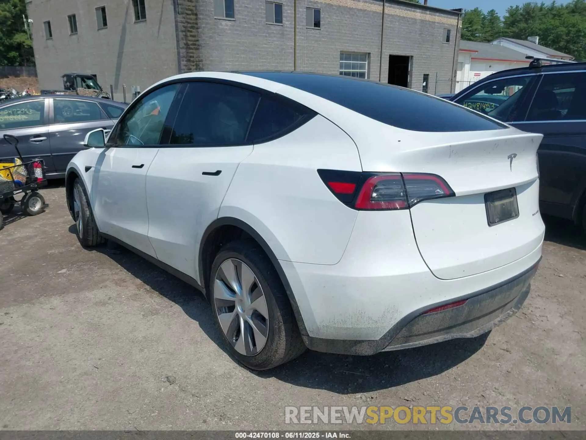 14 Photograph of a damaged car 7SAYGDEE5PA126165 TESLA MODEL Y 2023