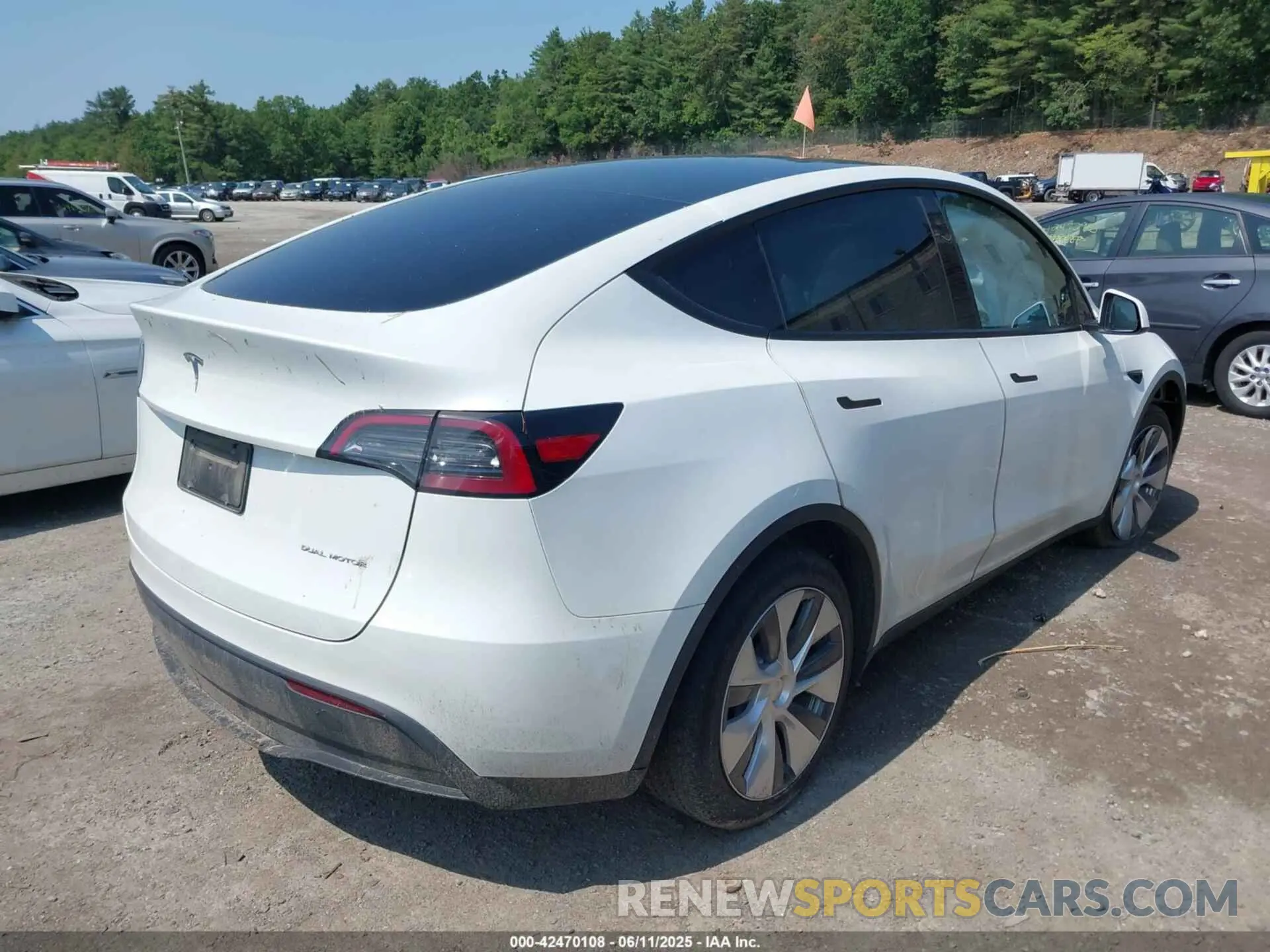 4 Photograph of a damaged car 7SAYGDEE5PA126165 TESLA MODEL Y 2023