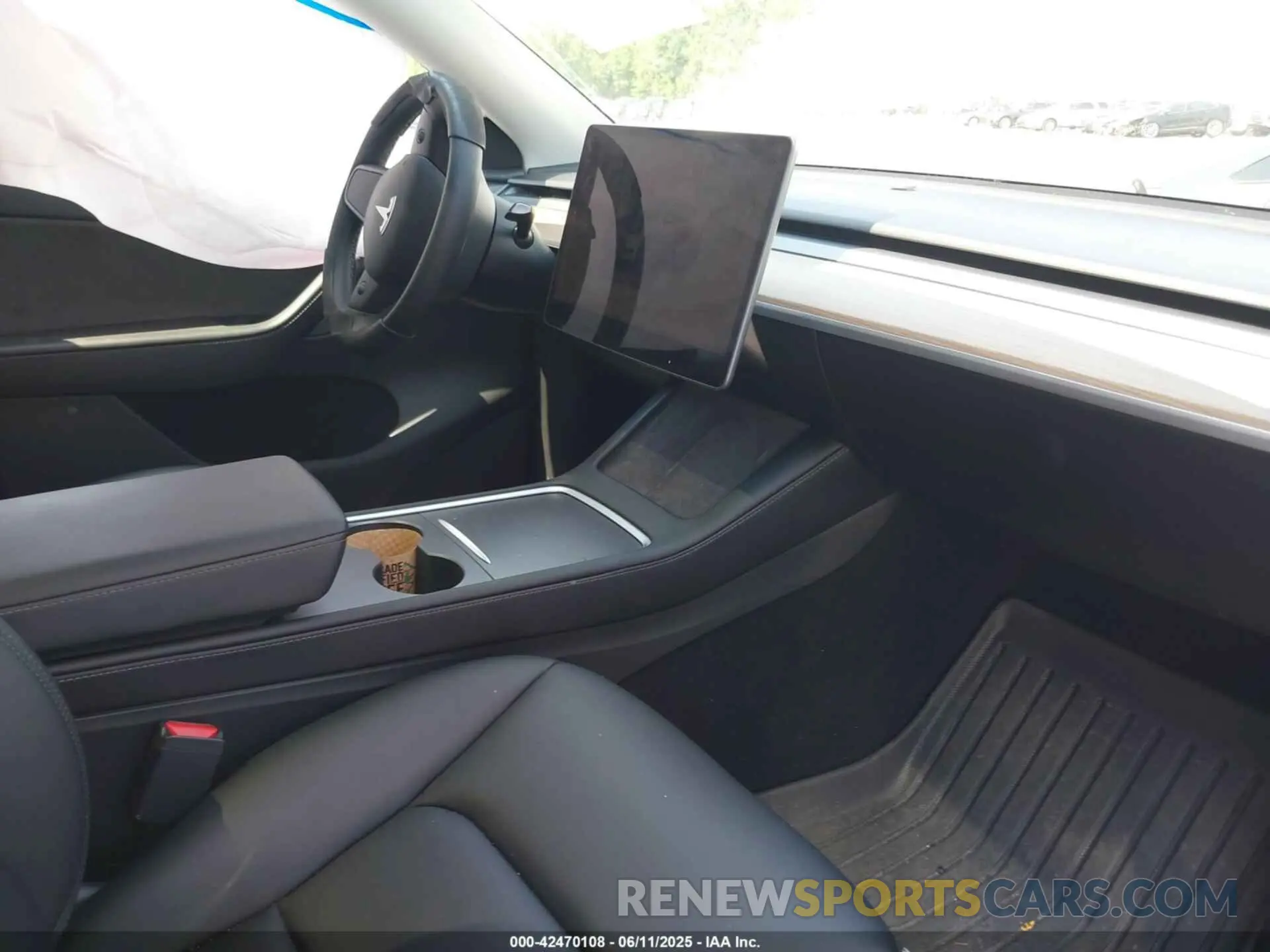 5 Photograph of a damaged car 7SAYGDEE5PA126165 TESLA MODEL Y 2023