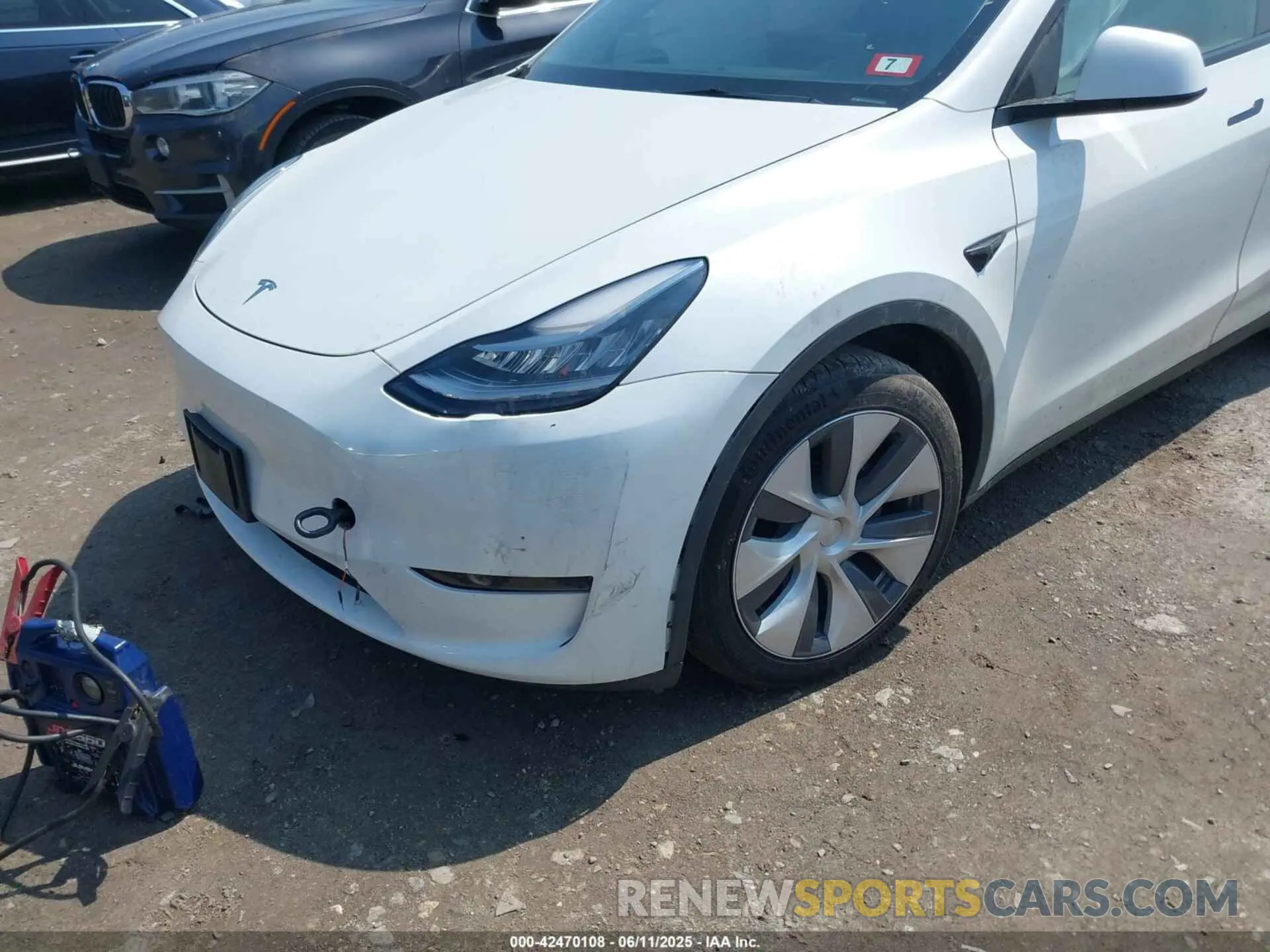 6 Photograph of a damaged car 7SAYGDEE5PA126165 TESLA MODEL Y 2023