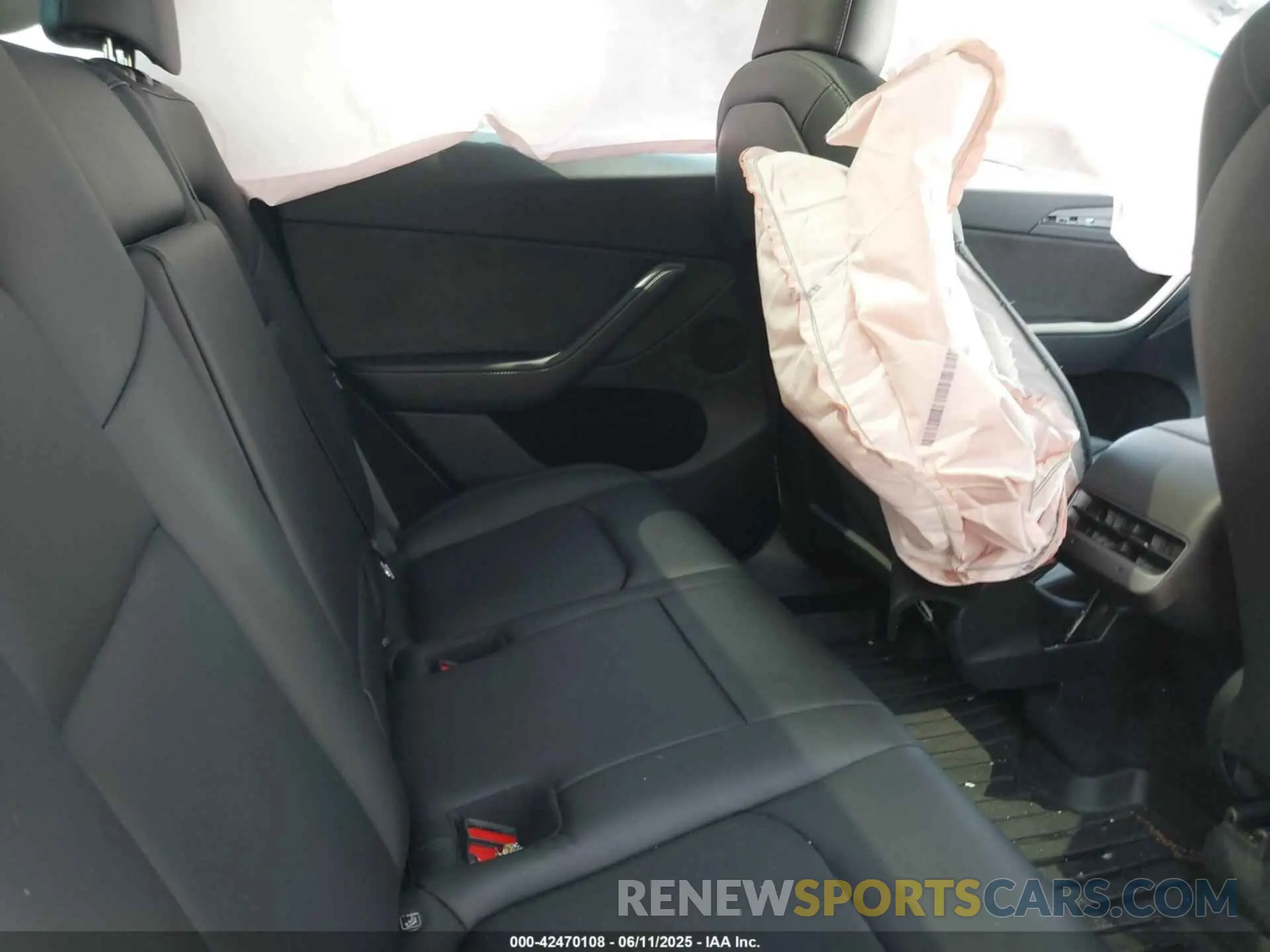 8 Photograph of a damaged car 7SAYGDEE5PA126165 TESLA MODEL Y 2023