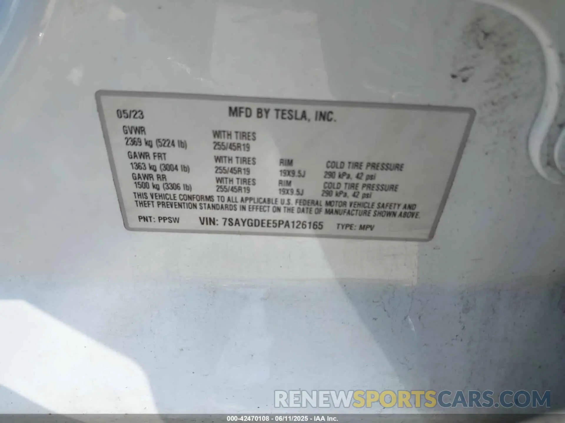 9 Photograph of a damaged car 7SAYGDEE5PA126165 TESLA MODEL Y 2023