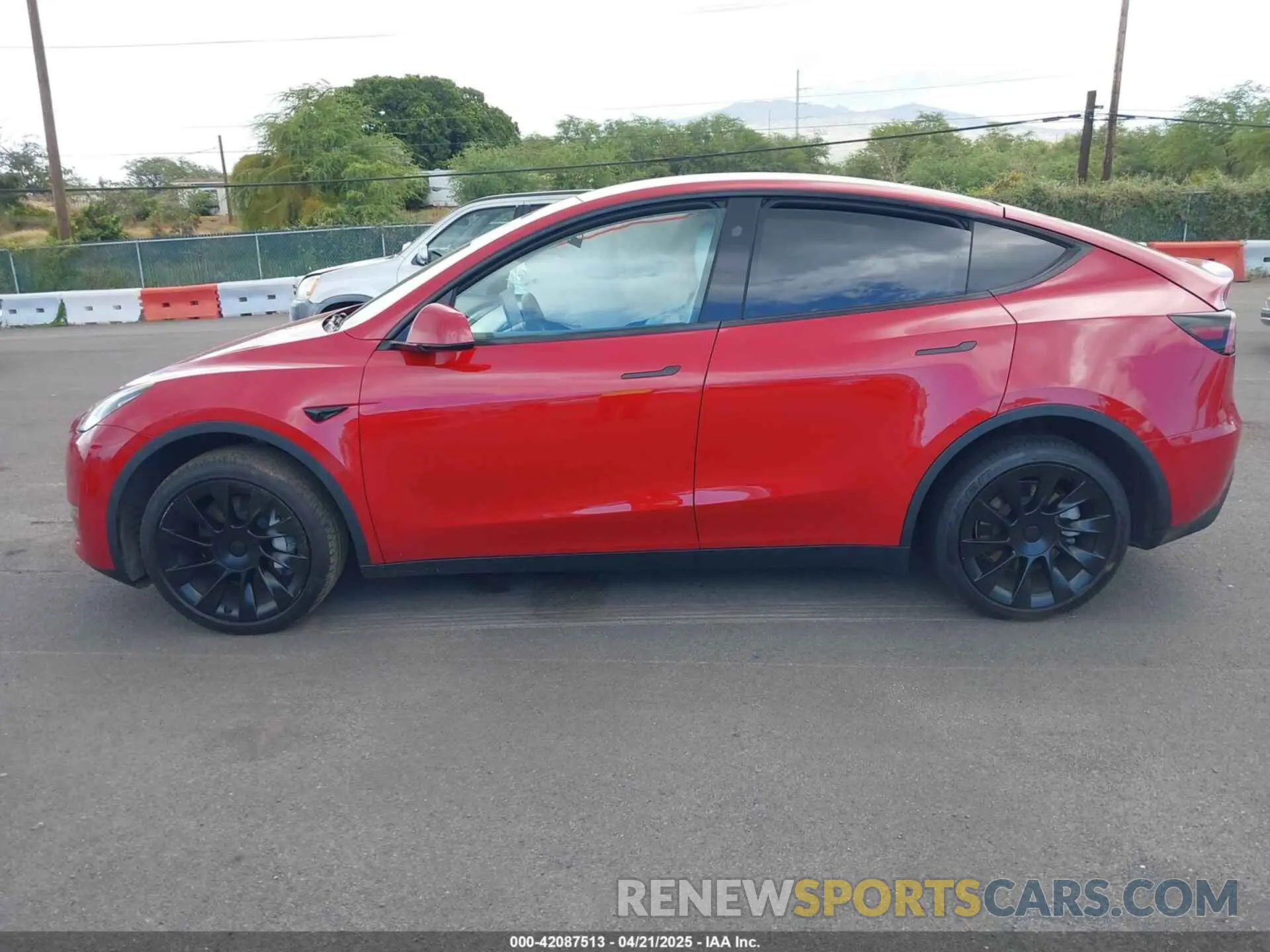 13 Photograph of a damaged car 7SAYGDEE5PA167914 TESLA MODEL Y 2023