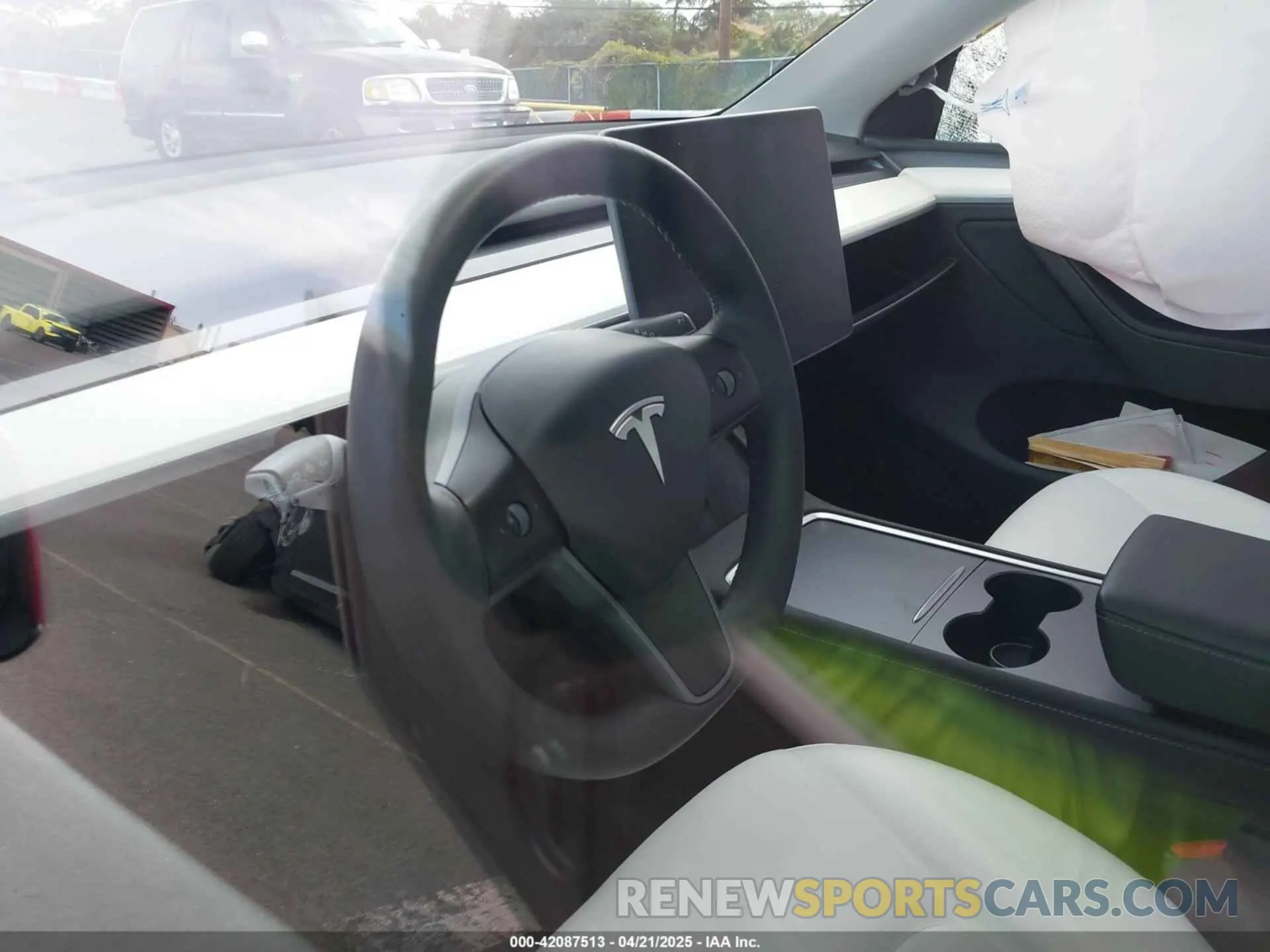 14 Photograph of a damaged car 7SAYGDEE5PA167914 TESLA MODEL Y 2023