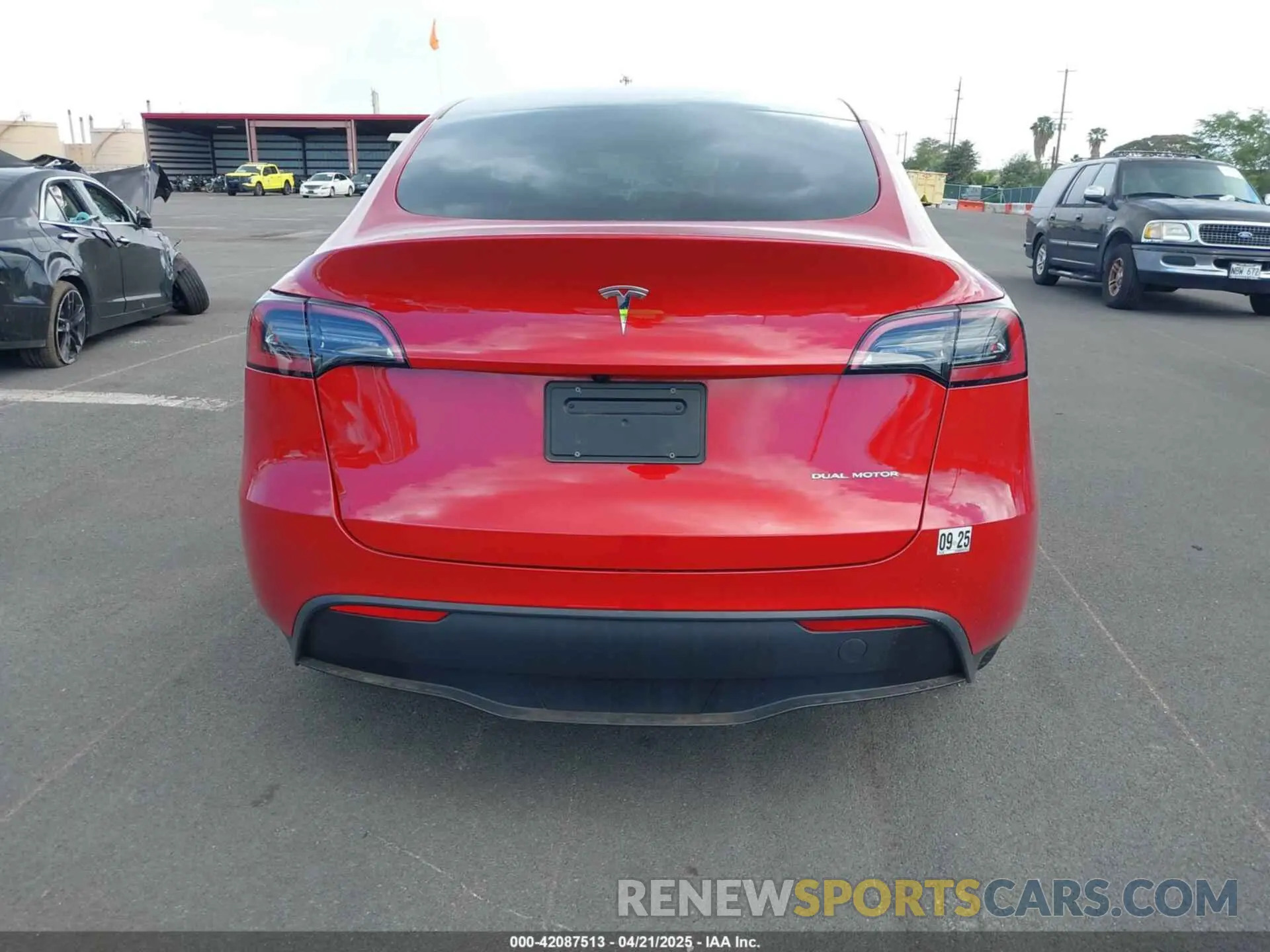 15 Photograph of a damaged car 7SAYGDEE5PA167914 TESLA MODEL Y 2023