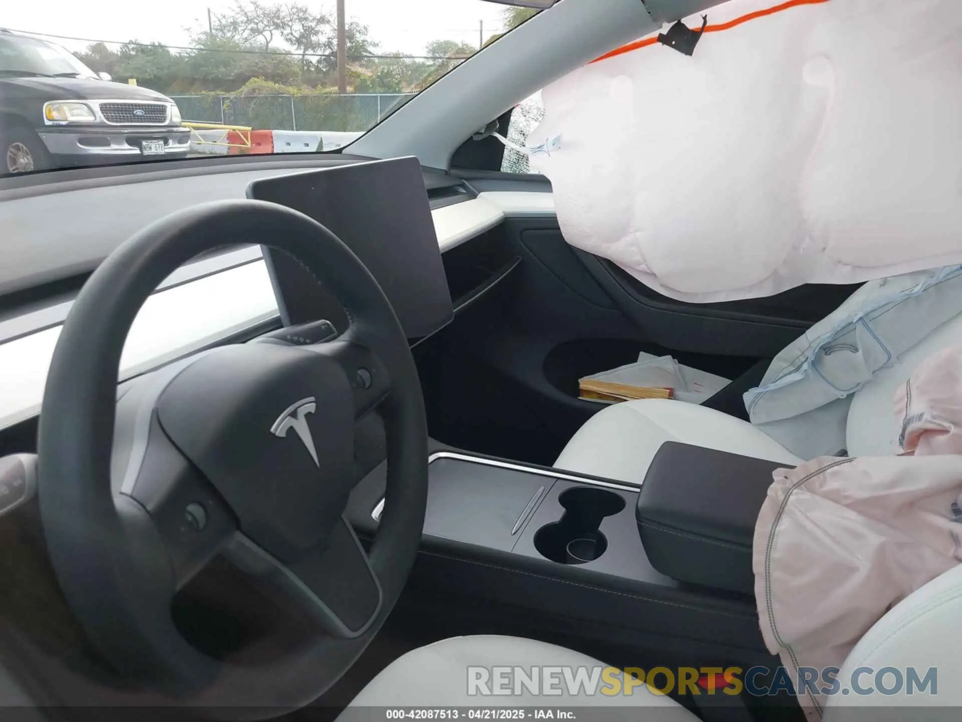 16 Photograph of a damaged car 7SAYGDEE5PA167914 TESLA MODEL Y 2023
