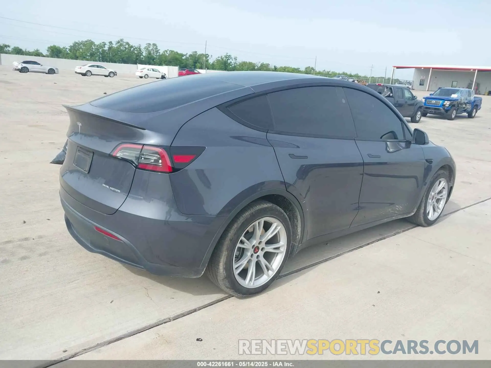 4 Photograph of a damaged car 7SAYGDEE5PA170506 TESLA MODEL Y 2023