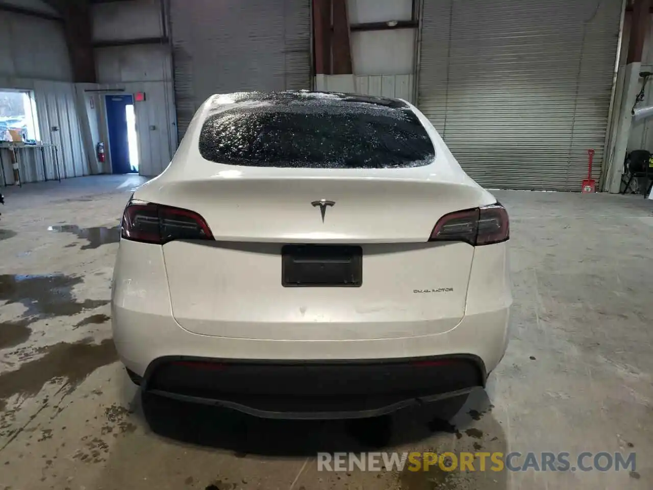 6 Photograph of a damaged car 7SAYGDEE5PA170733 TESLA MODEL Y 2023