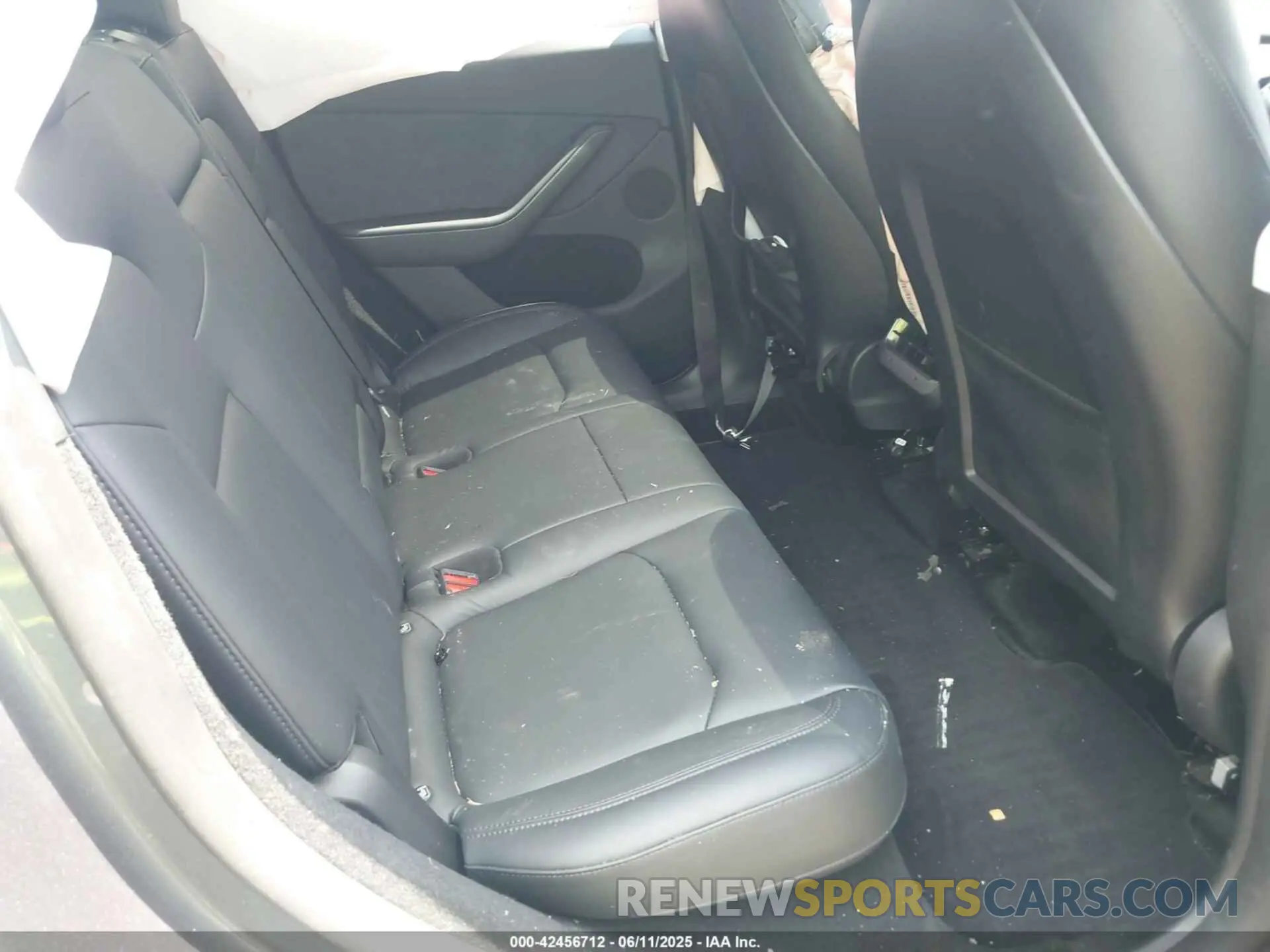 8 Photograph of a damaged car 7SAYGDEE5PA184258 TESLA MODEL Y 2023
