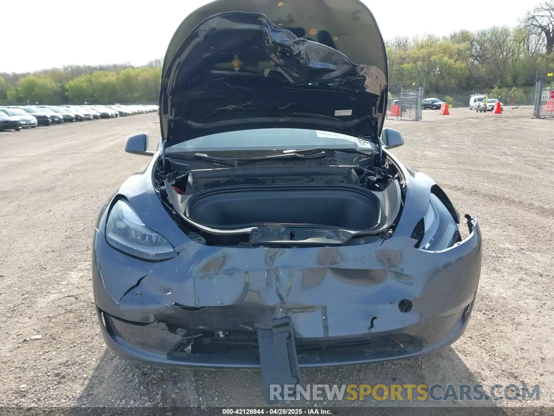 13 Photograph of a damaged car 7SAYGDEE5PA200040 TESLA MODEL Y 2023