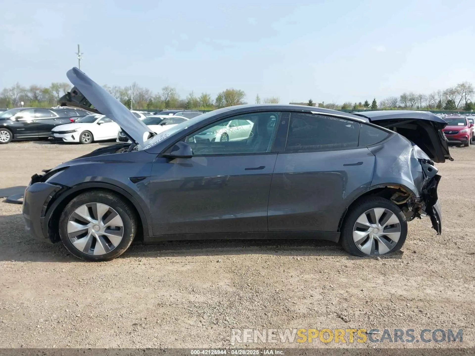 15 Photograph of a damaged car 7SAYGDEE5PA200040 TESLA MODEL Y 2023