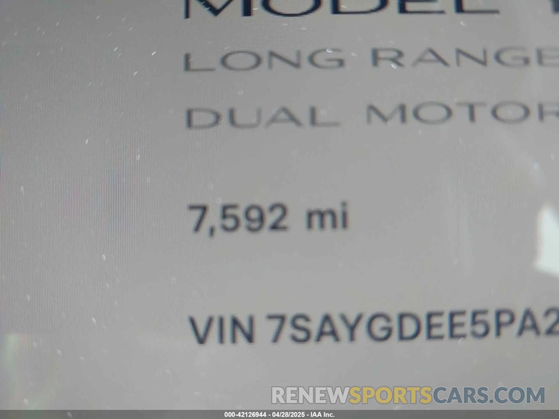 16 Photograph of a damaged car 7SAYGDEE5PA200040 TESLA MODEL Y 2023