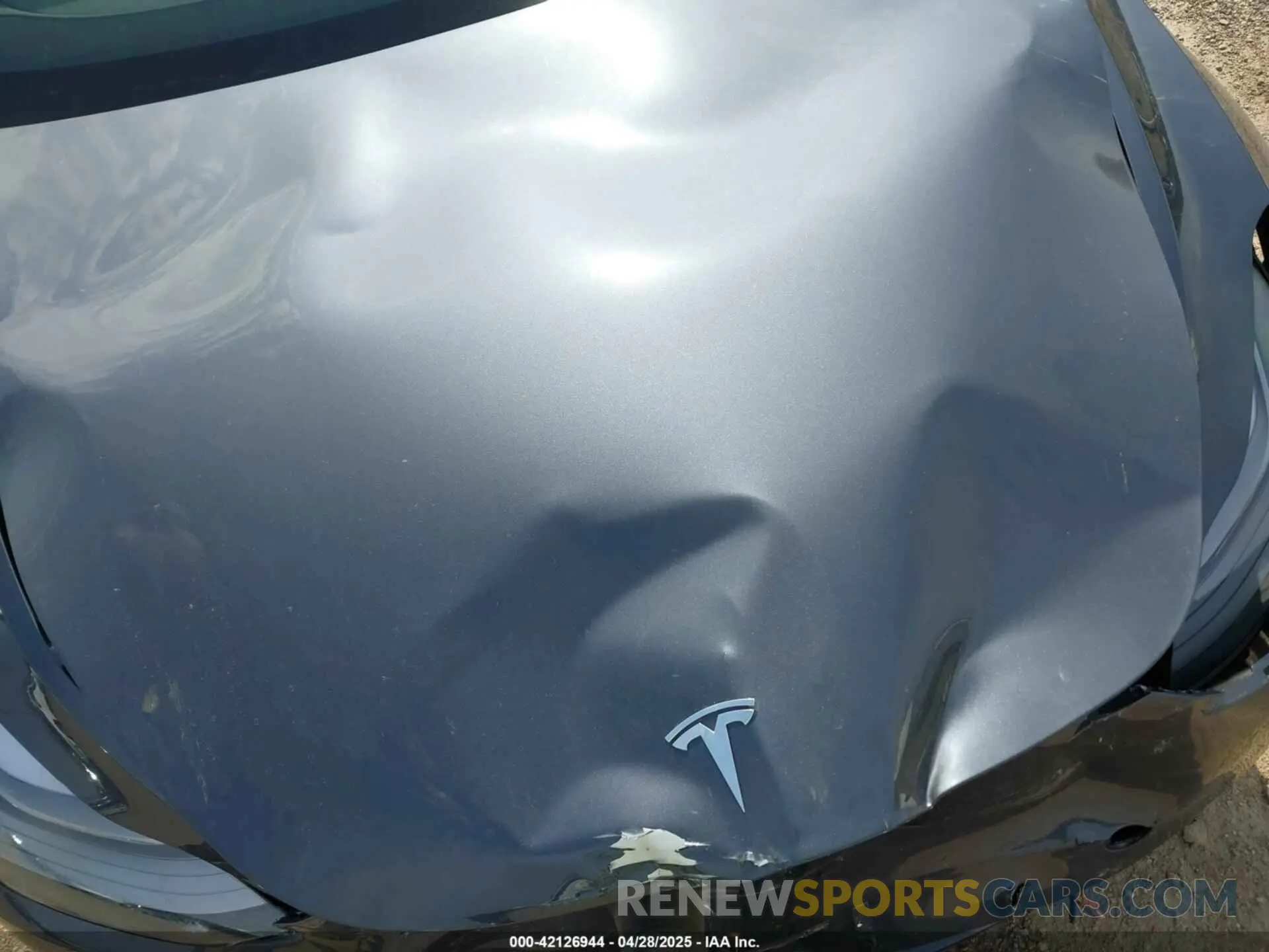 21 Photograph of a damaged car 7SAYGDEE5PA200040 TESLA MODEL Y 2023