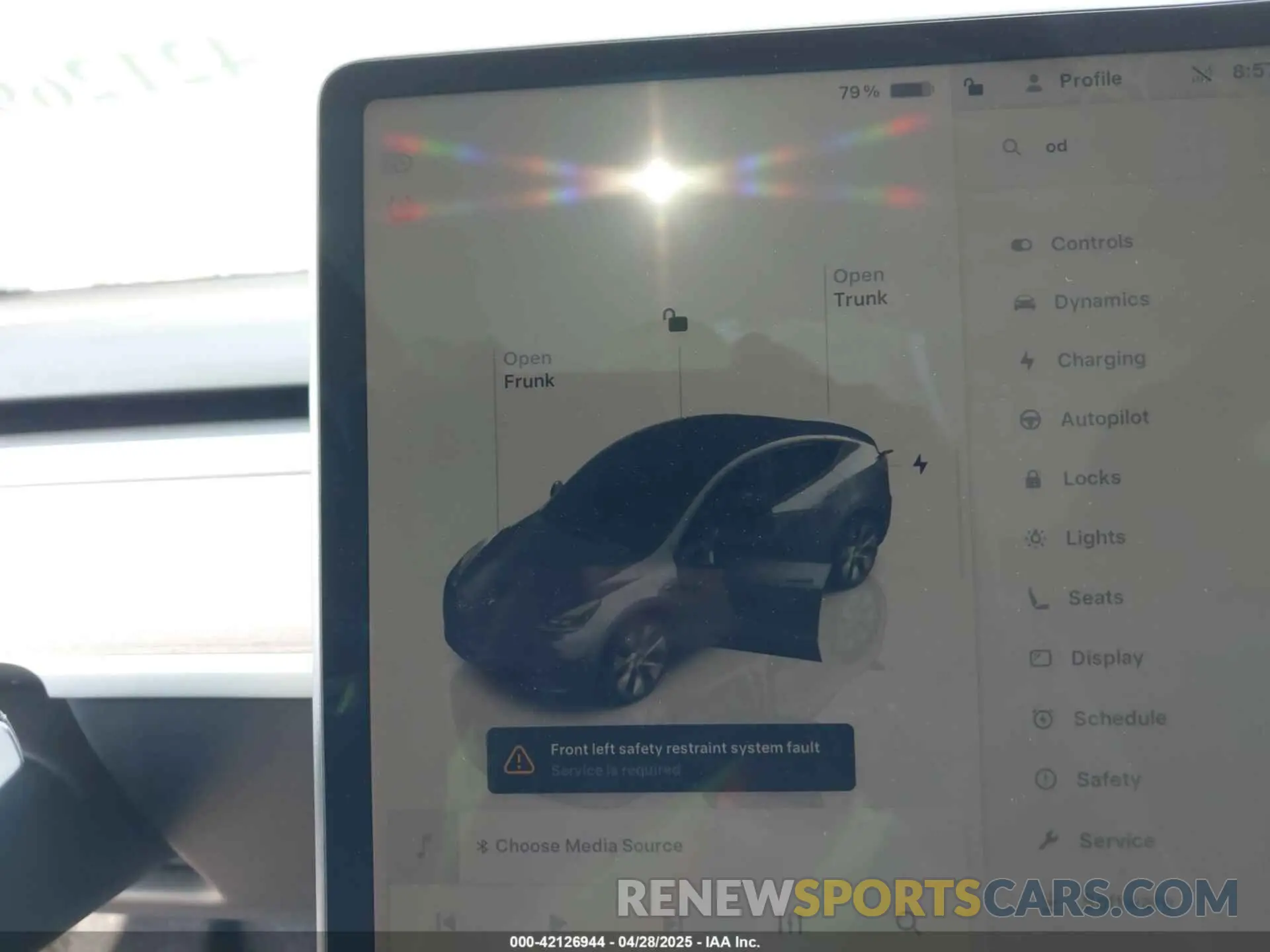 7 Photograph of a damaged car 7SAYGDEE5PA200040 TESLA MODEL Y 2023