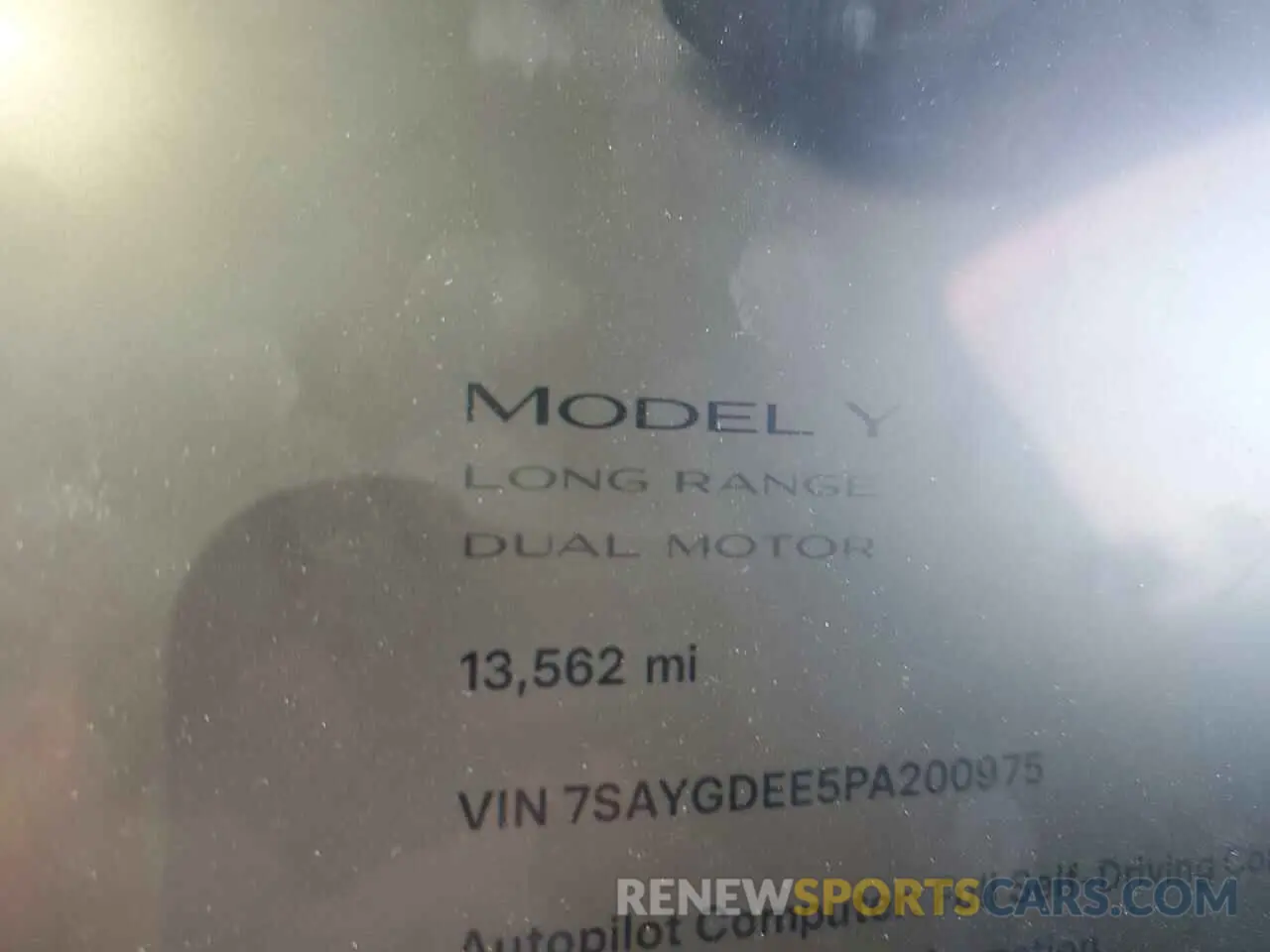 9 Photograph of a damaged car 7SAYGDEE5PA200975 TESLA MODEL Y 2023