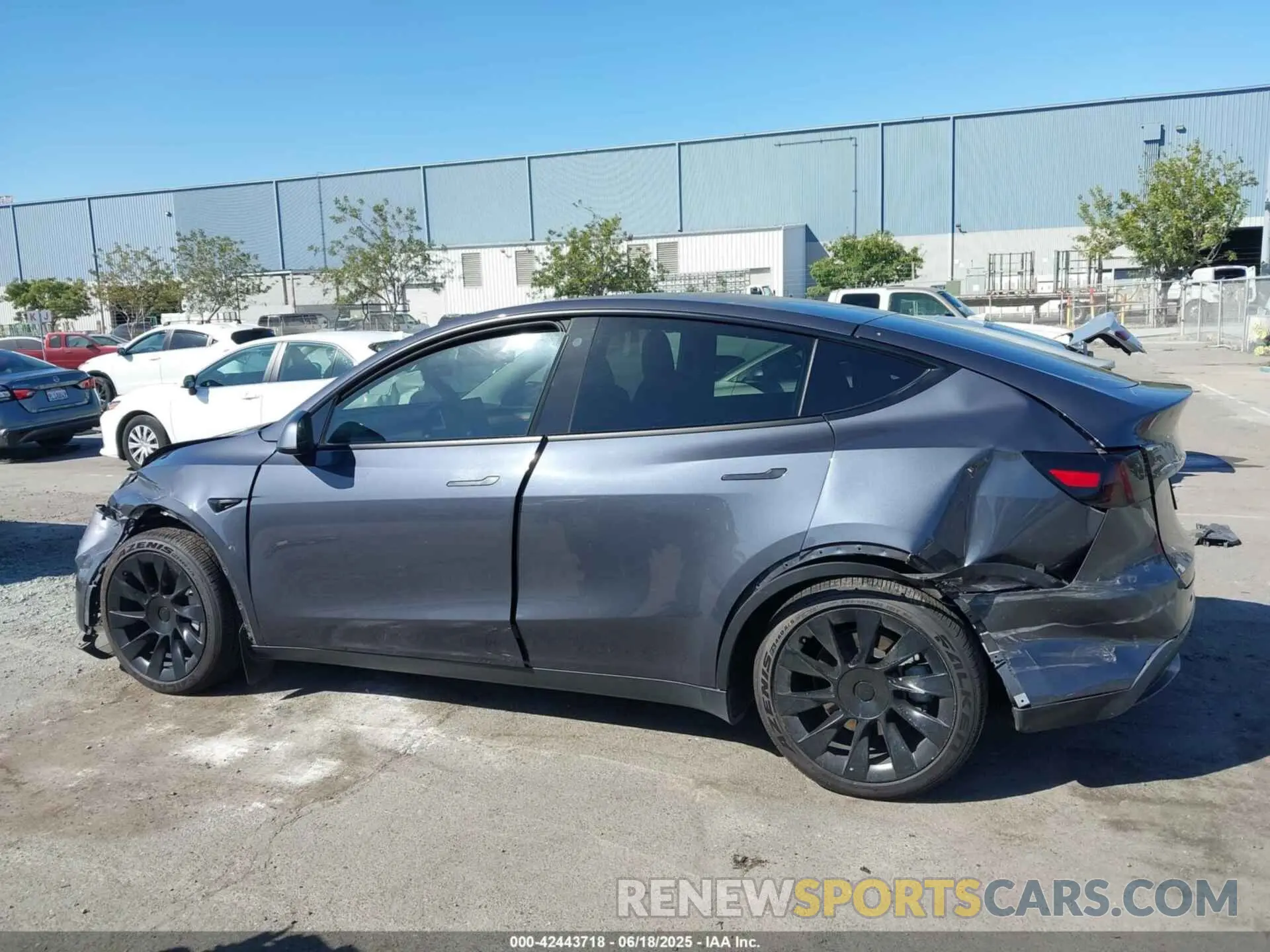 15 Photograph of a damaged car 7SAYGDEE5PF588017 TESLA MODEL Y 2023