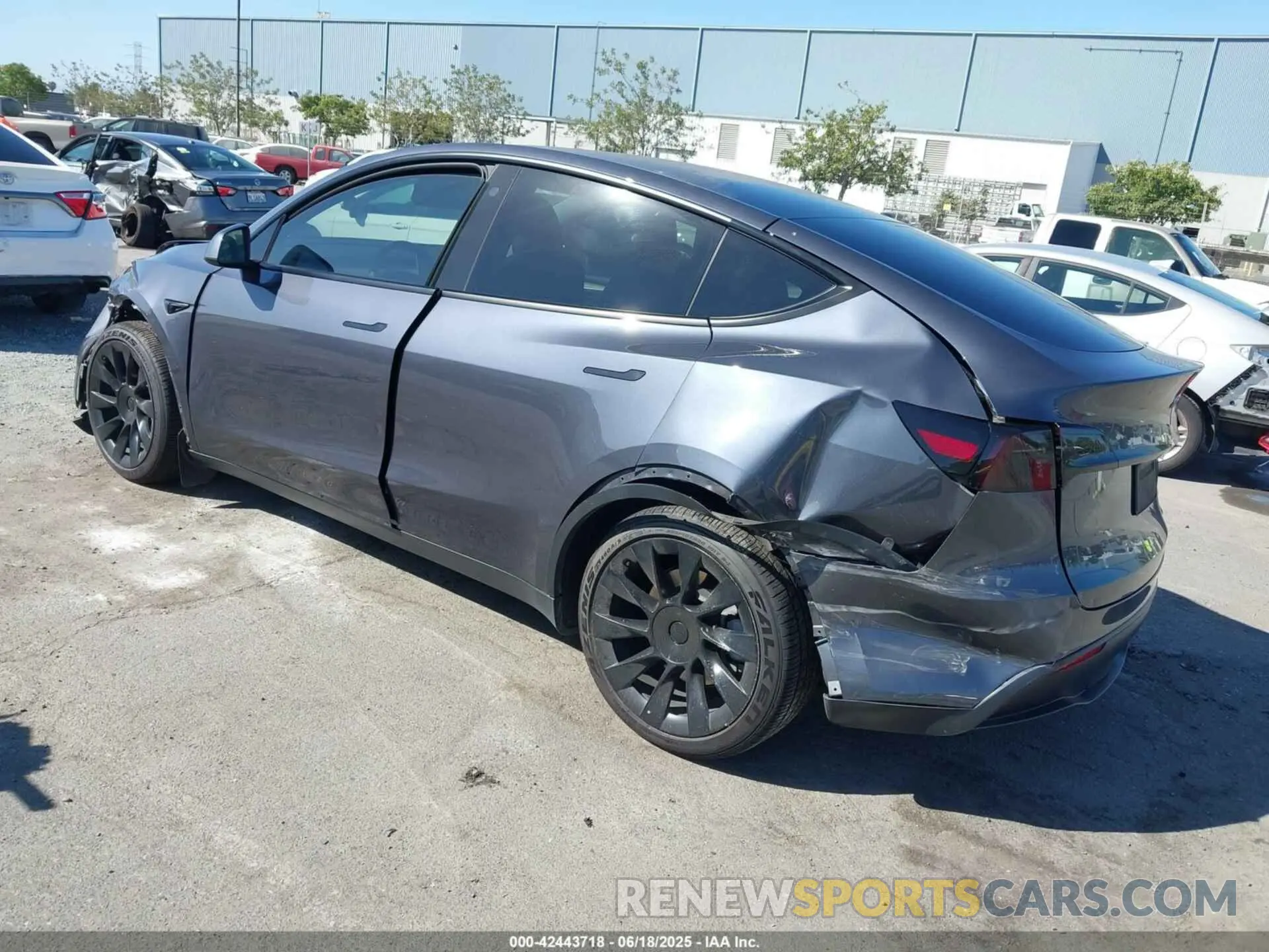 3 Photograph of a damaged car 7SAYGDEE5PF588017 TESLA MODEL Y 2023