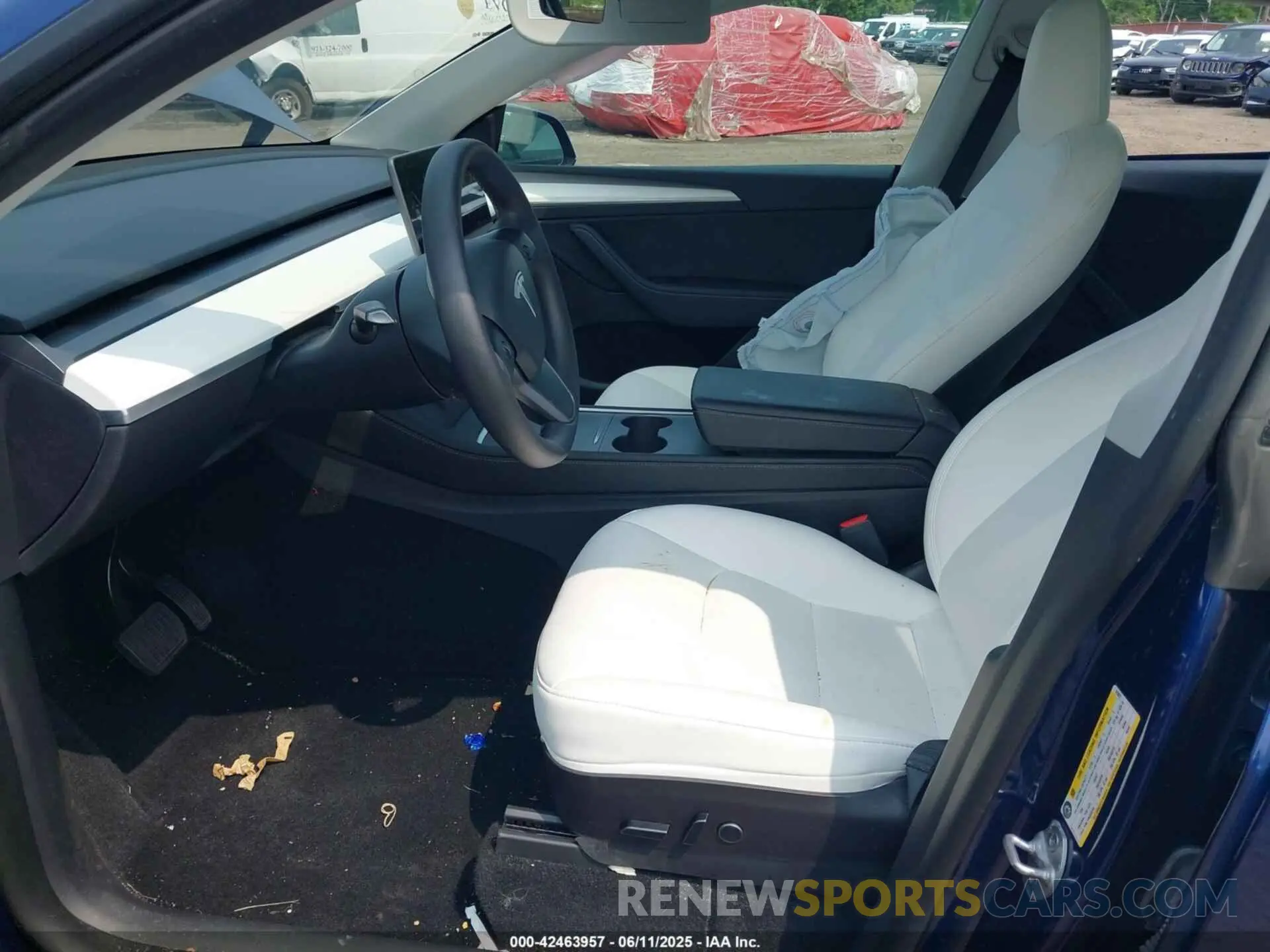 5 Photograph of a damaged car 7SAYGDEE5PF613627 TESLA MODEL Y 2023