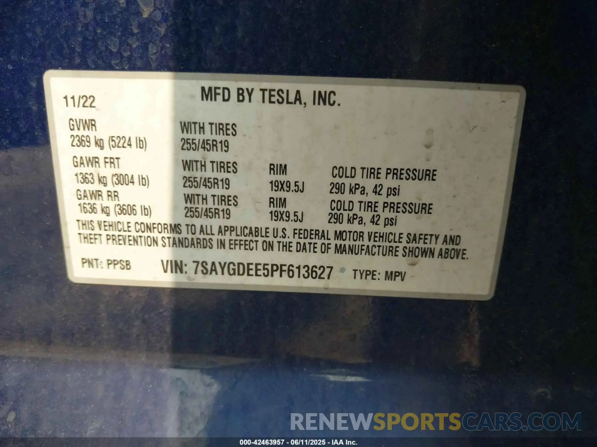 9 Photograph of a damaged car 7SAYGDEE5PF613627 TESLA MODEL Y 2023