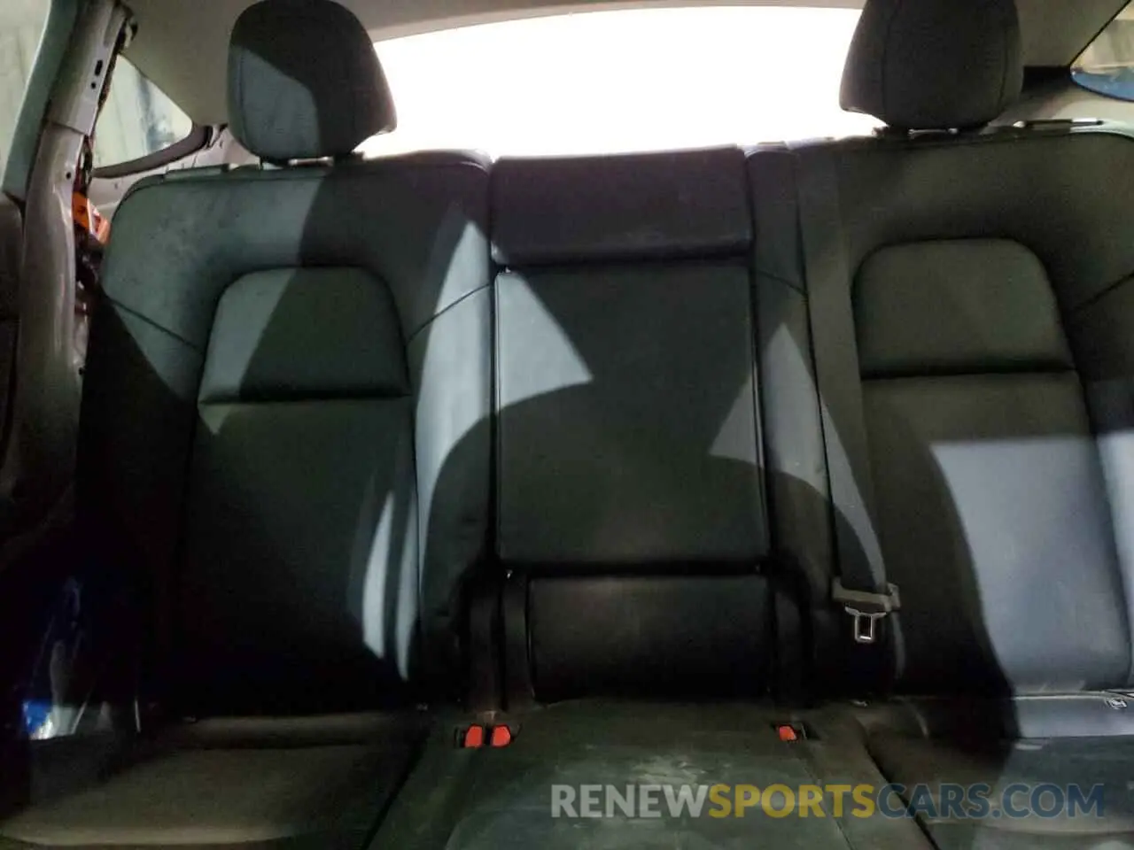 10 Photograph of a damaged car 7SAYGDEE5PF619265 TESLA MODEL Y 2023