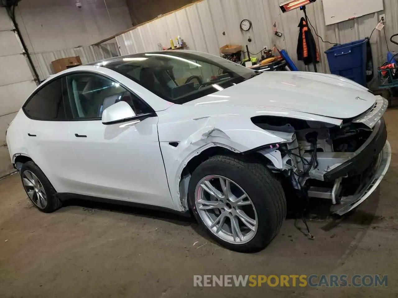 4 Photograph of a damaged car 7SAYGDEE5PF619265 TESLA MODEL Y 2023