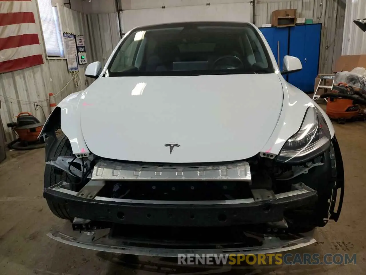 5 Photograph of a damaged car 7SAYGDEE5PF619265 TESLA MODEL Y 2023