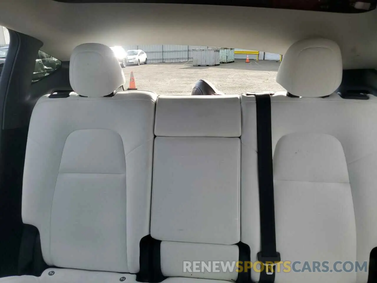 10 Photograph of a damaged car 7SAYGDEE5PF644778 TESLA MODEL Y 2023