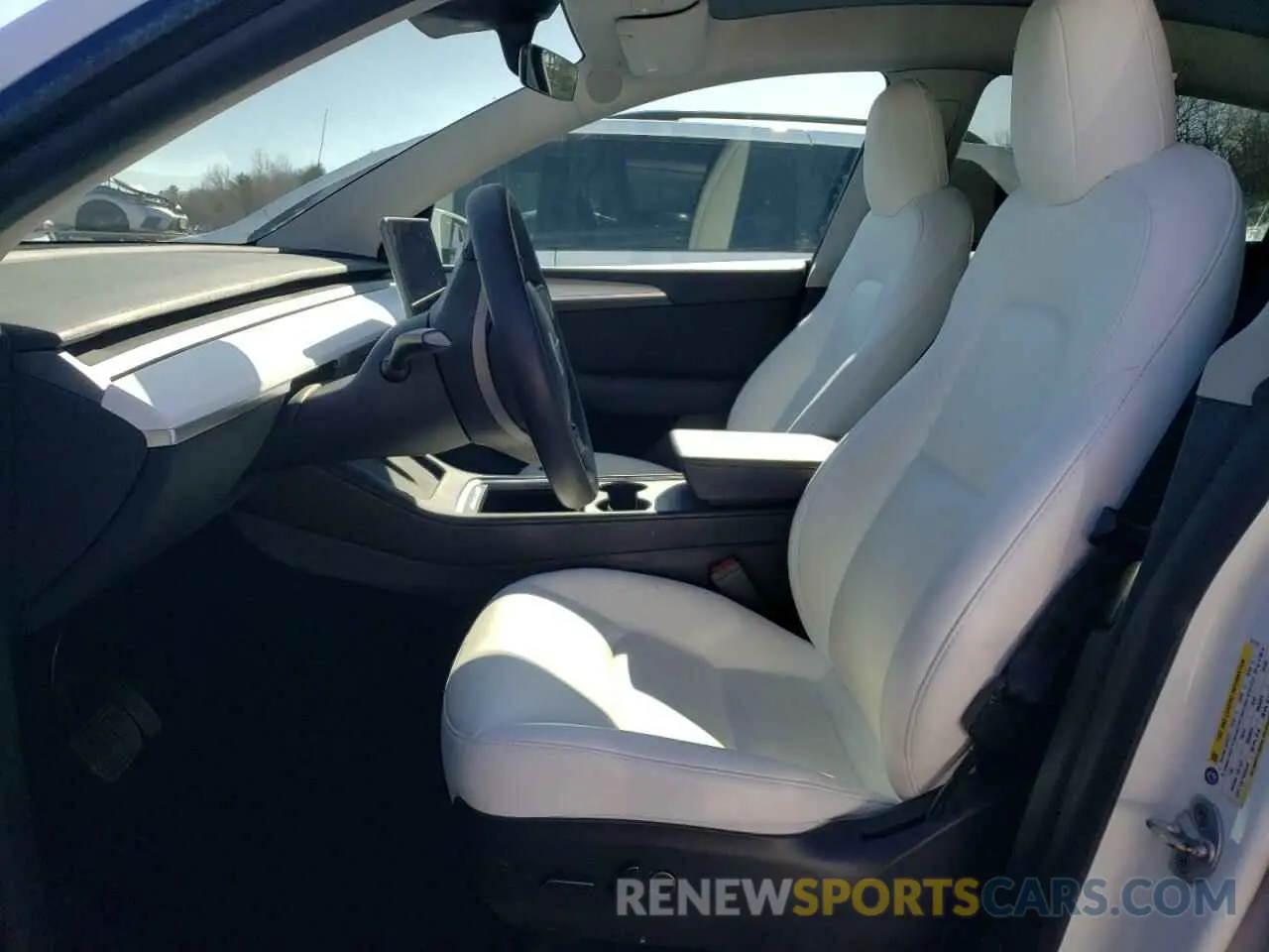7 Photograph of a damaged car 7SAYGDEE5PF671124 TESLA MODEL Y 2023
