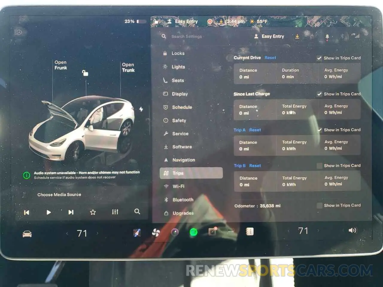 9 Photograph of a damaged car 7SAYGDEE5PF671124 TESLA MODEL Y 2023