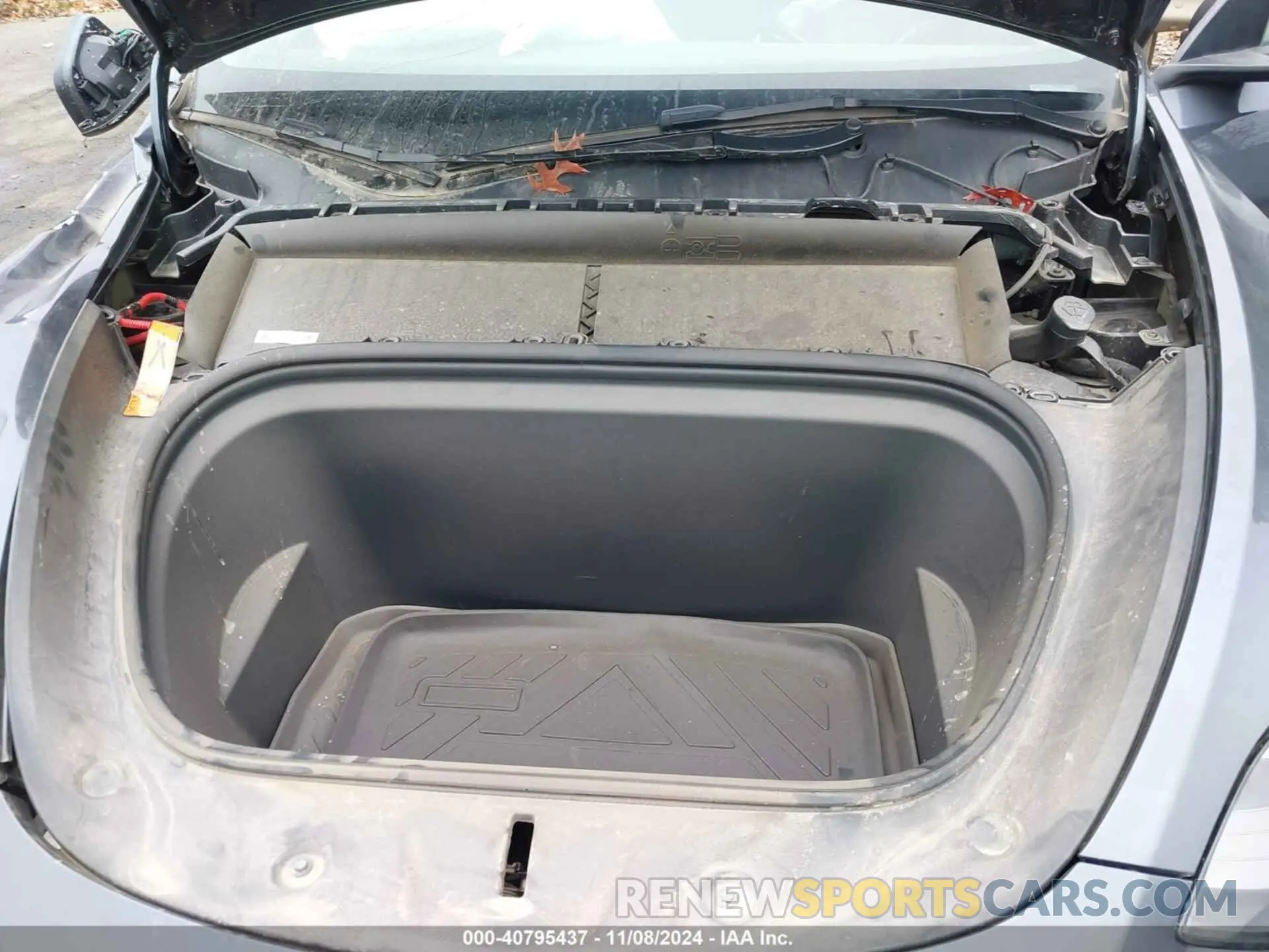 10 Photograph of a damaged car 7SAYGDEE5PF675299 TESLA MODEL Y 2023
